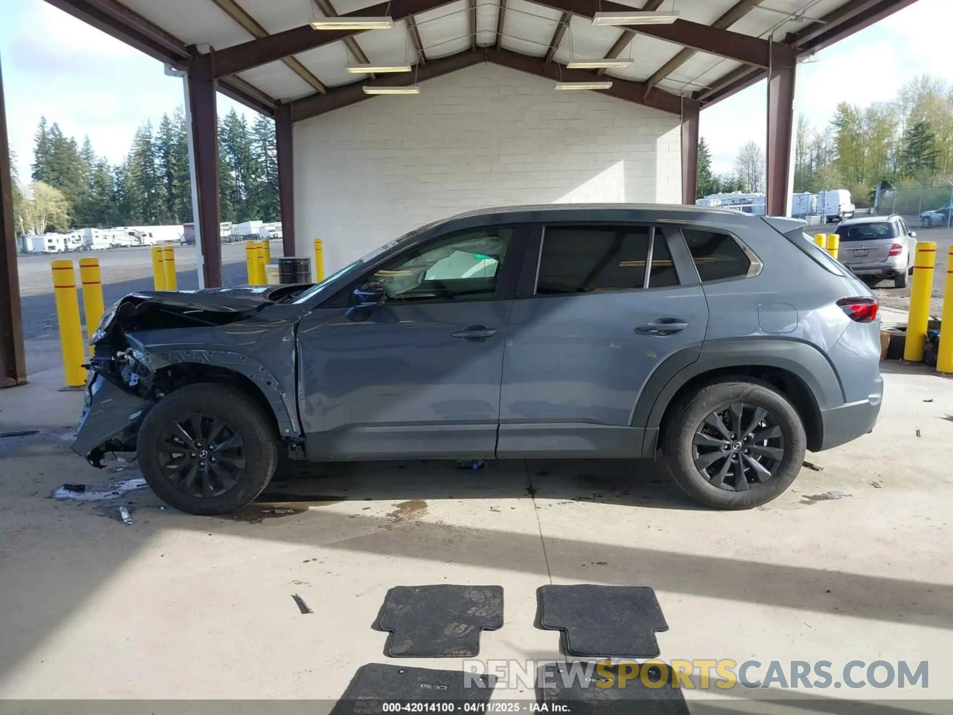 15 Photograph of a damaged car 7MMVABAM2PN110674 MAZDA CX-50 2023