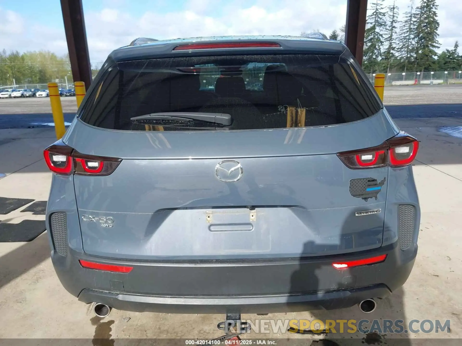 17 Photograph of a damaged car 7MMVABAM2PN110674 MAZDA CX-50 2023