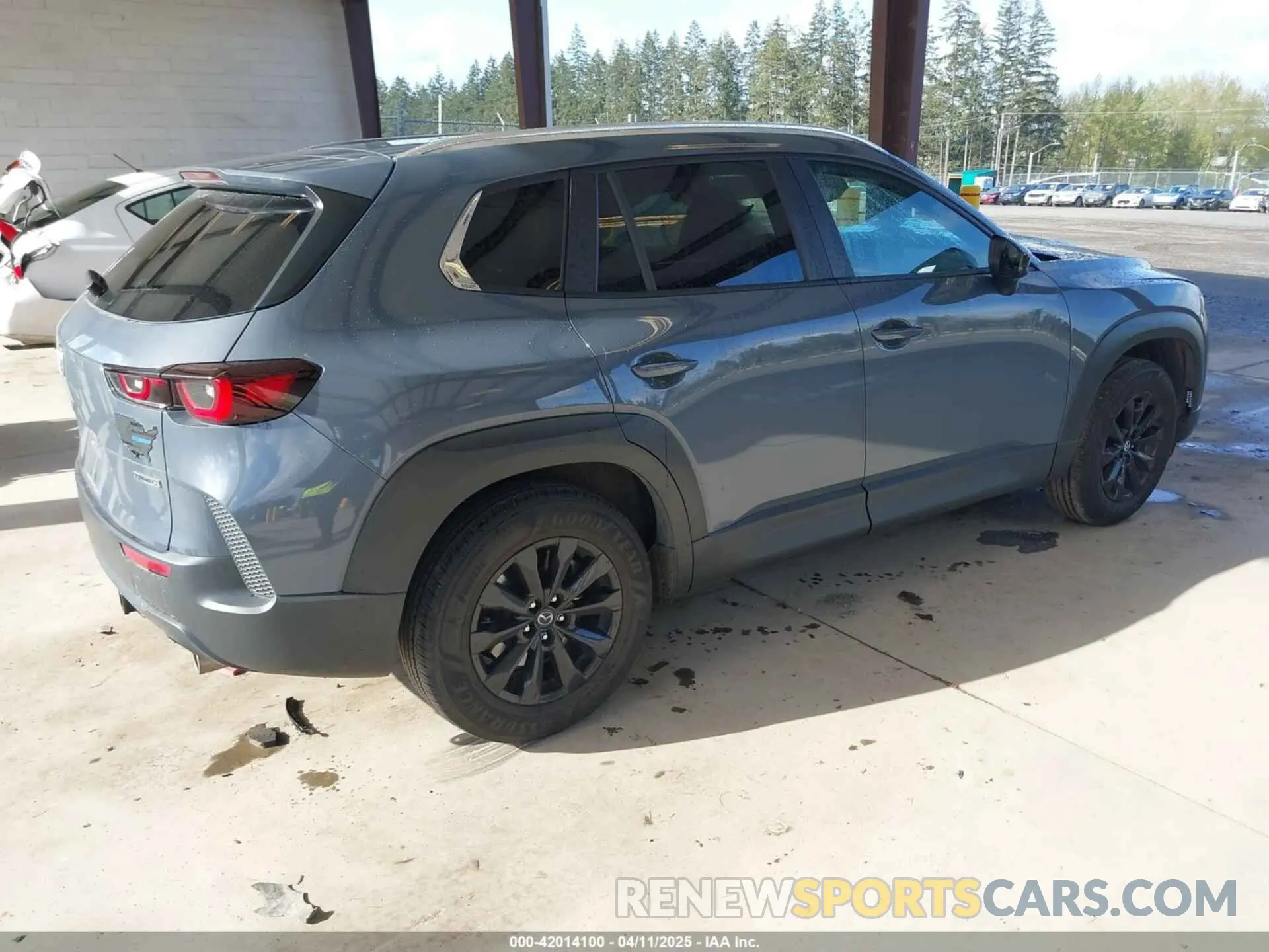 4 Photograph of a damaged car 7MMVABAM2PN110674 MAZDA CX-50 2023