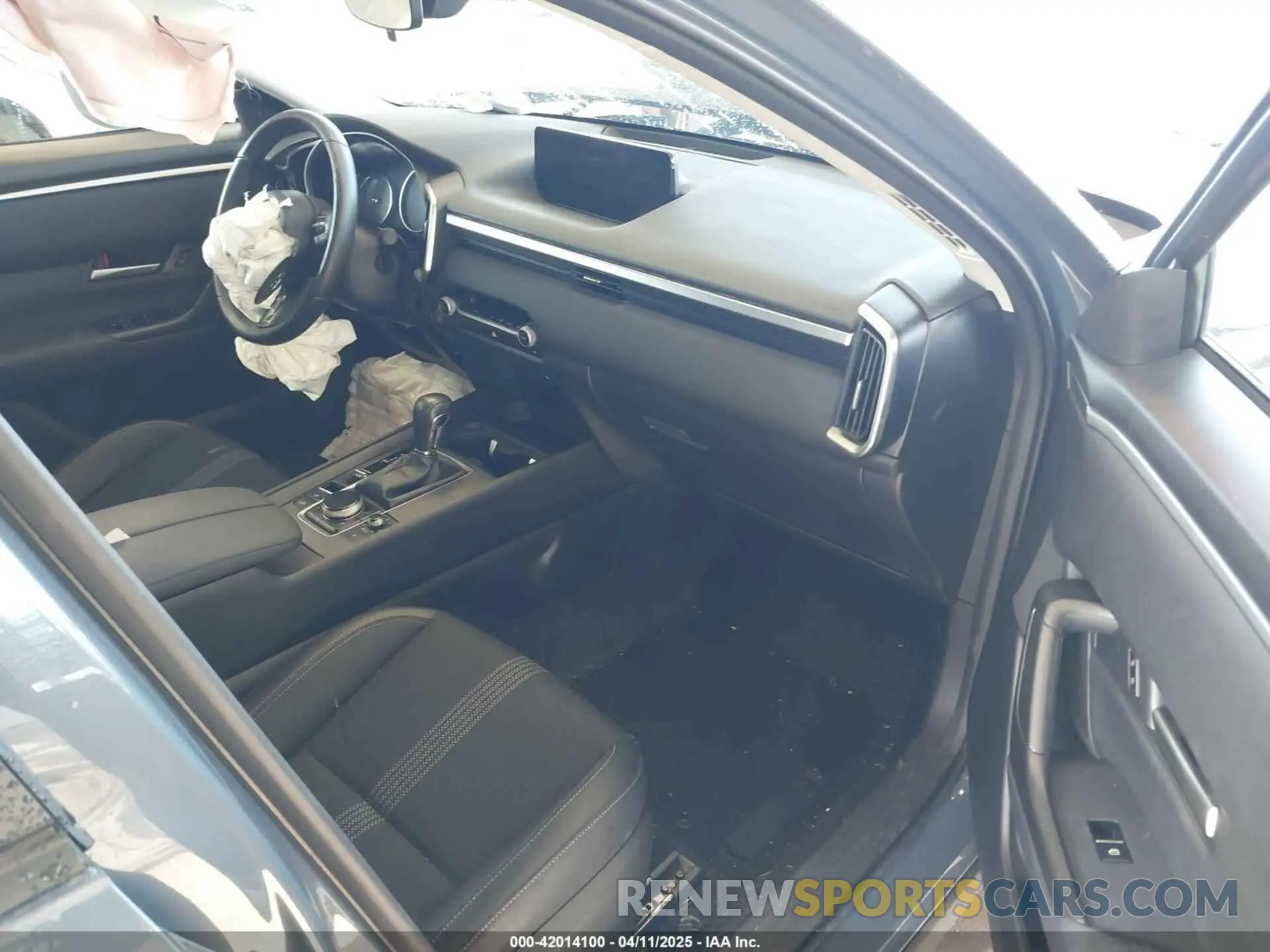 5 Photograph of a damaged car 7MMVABAM2PN110674 MAZDA CX-50 2023