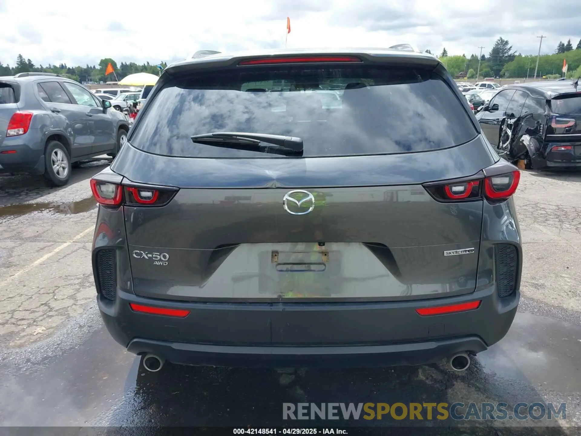 16 Photograph of a damaged car 7MMVABCM3PN121695 MAZDA CX-50 2023