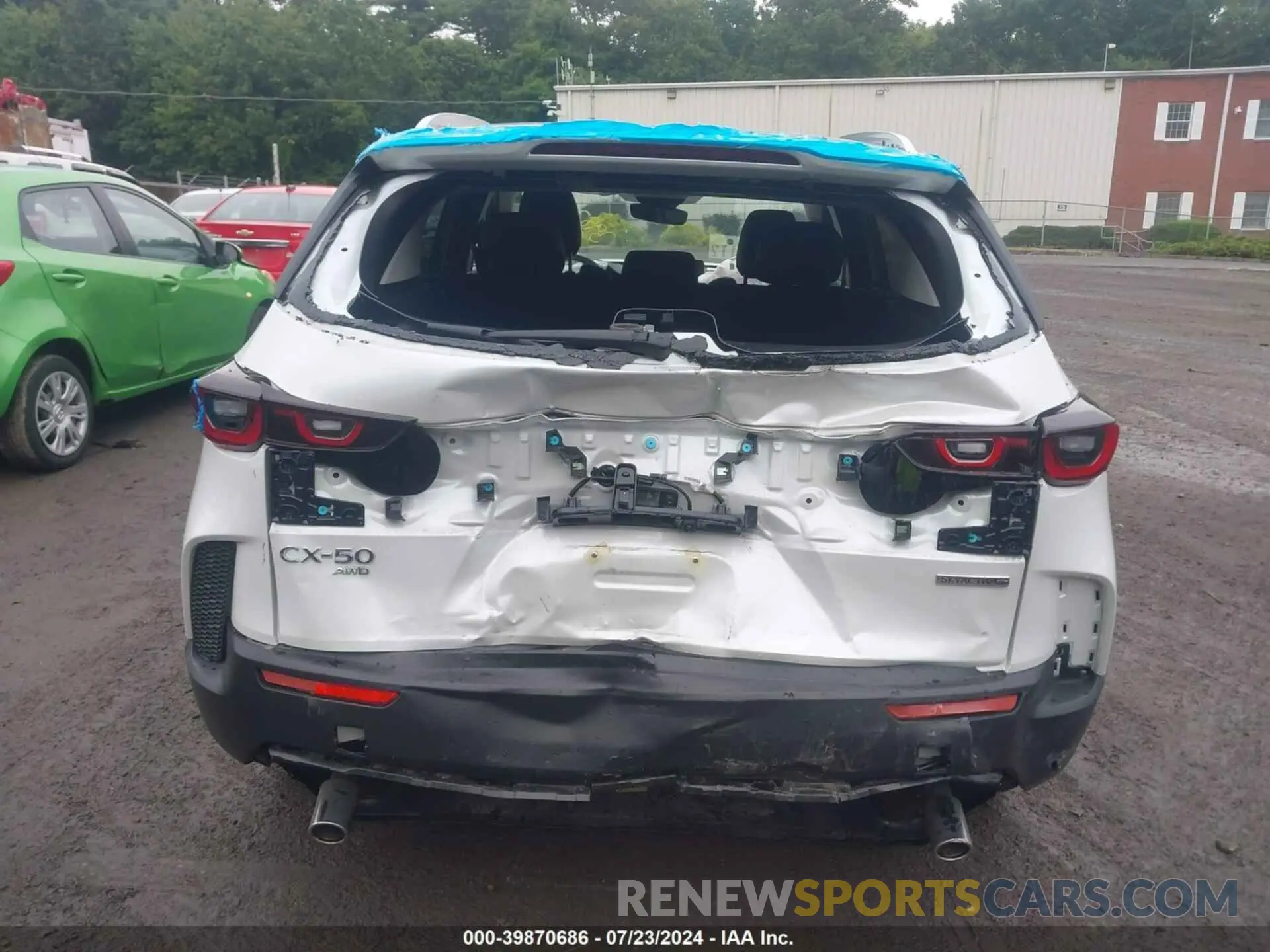 16 Photograph of a damaged car 7MMVABCM4PN151479 MAZDA CX-50 2023