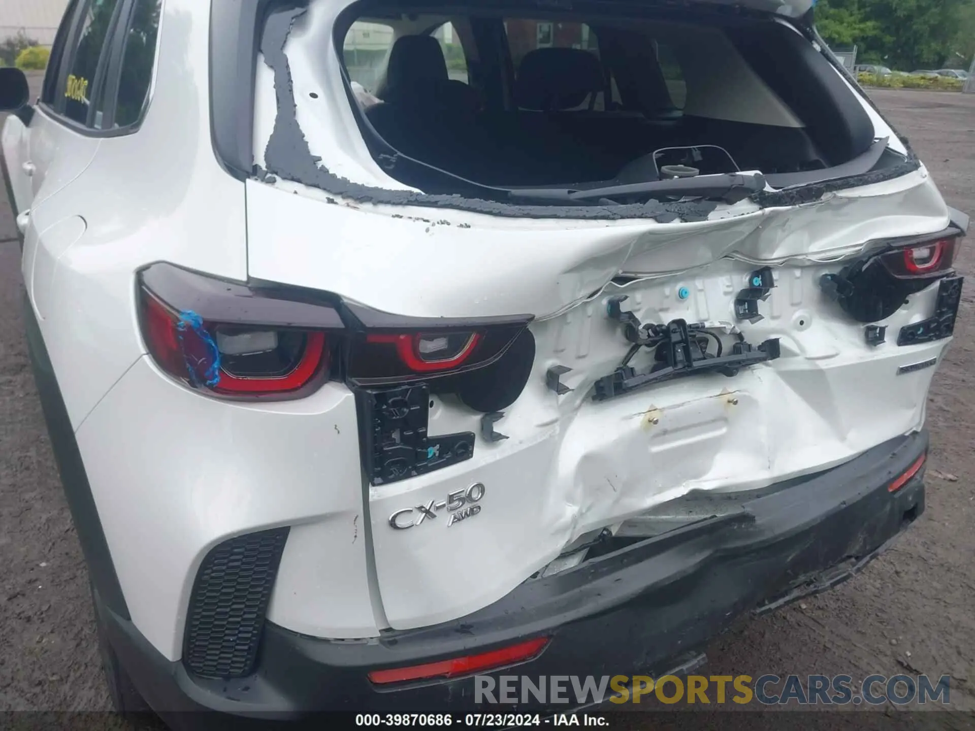 6 Photograph of a damaged car 7MMVABCM4PN151479 MAZDA CX-50 2023