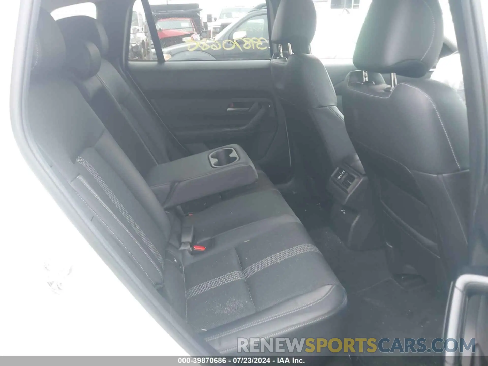 8 Photograph of a damaged car 7MMVABCM4PN151479 MAZDA CX-50 2023