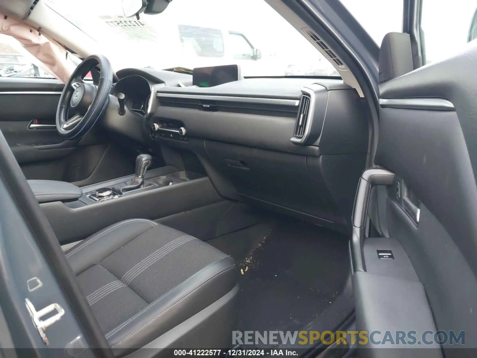 5 Photograph of a damaged car 7MMVABCM7PN116127 MAZDA CX-50 2023