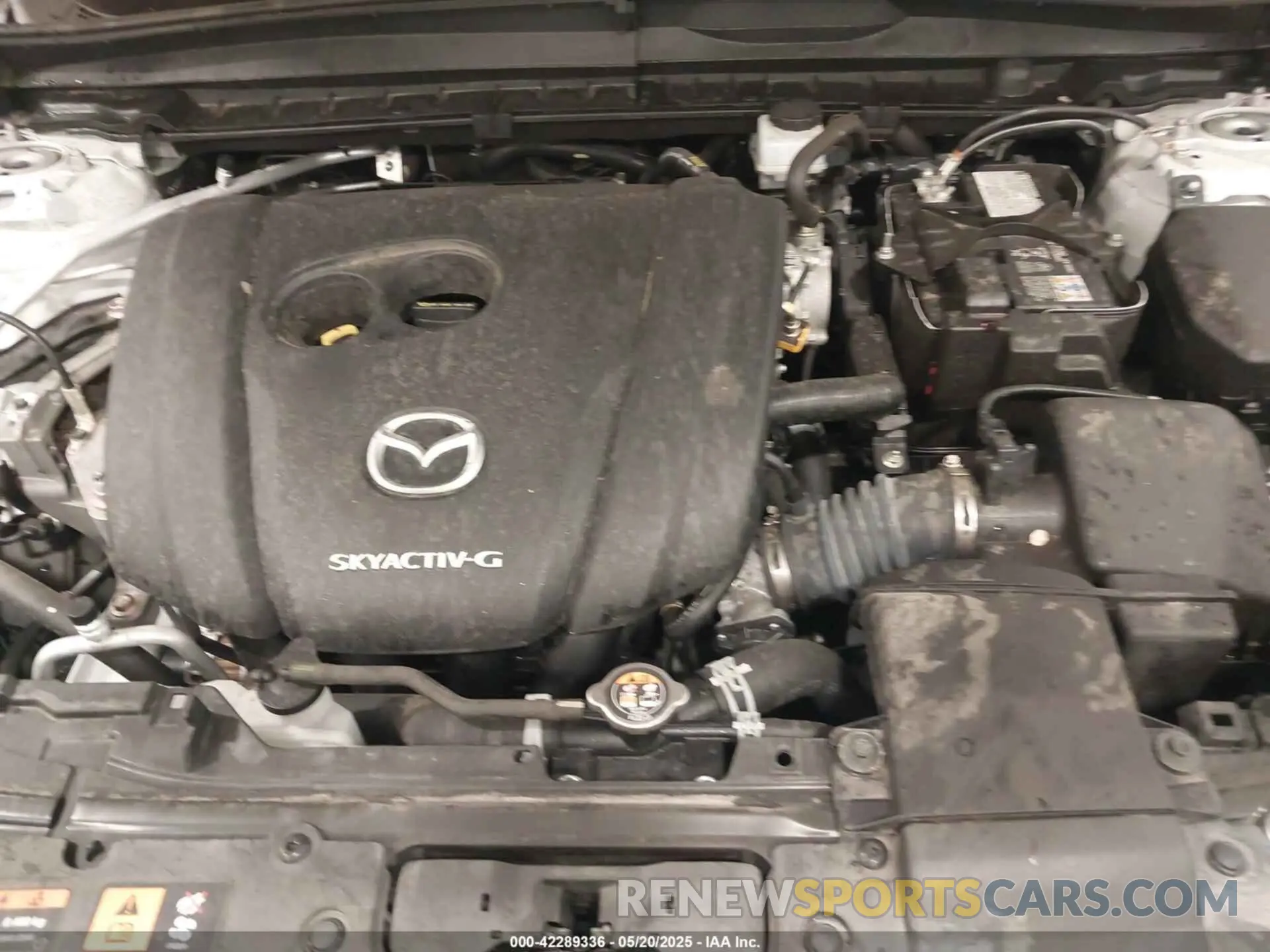 10 Photograph of a damaged car 7MMVABCM7PN118525 MAZDA CX-50 2023