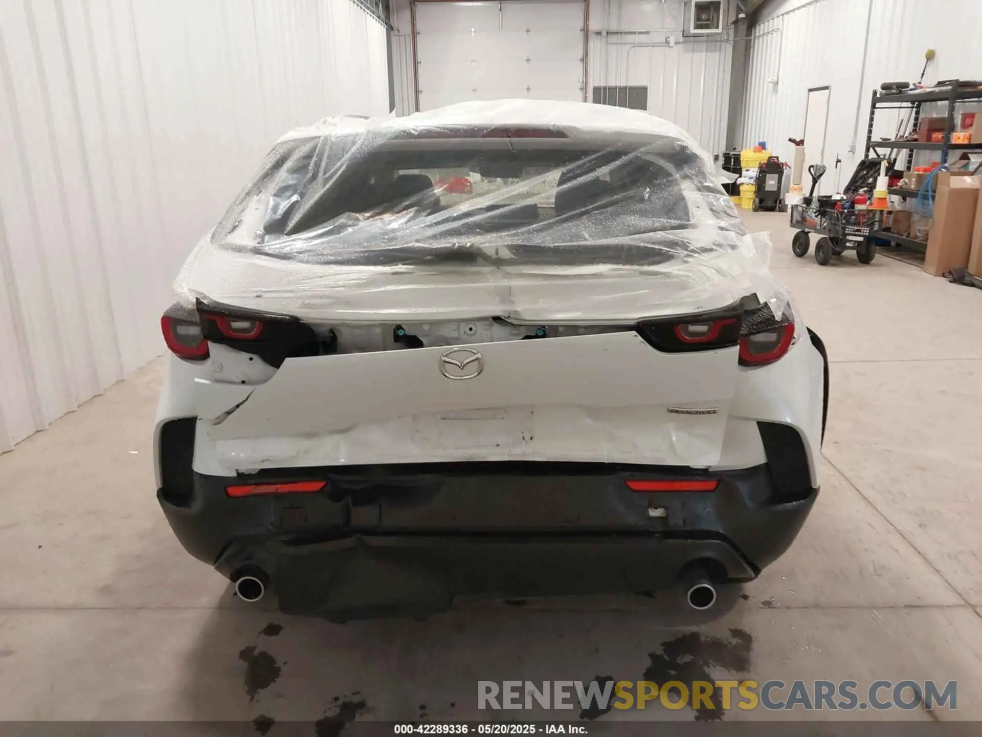 17 Photograph of a damaged car 7MMVABCM7PN118525 MAZDA CX-50 2023