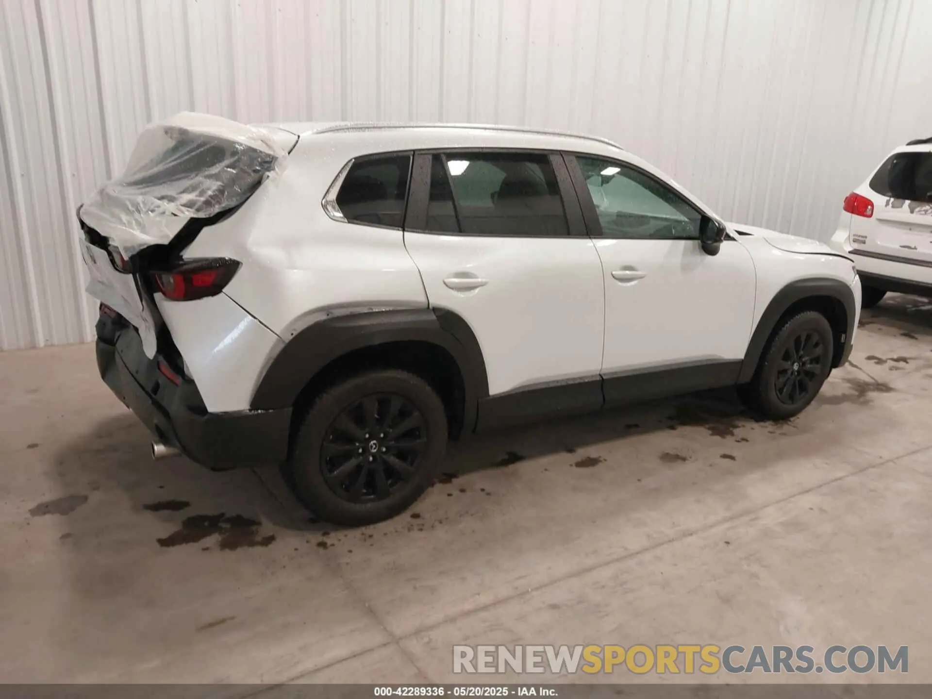4 Photograph of a damaged car 7MMVABCM7PN118525 MAZDA CX-50 2023