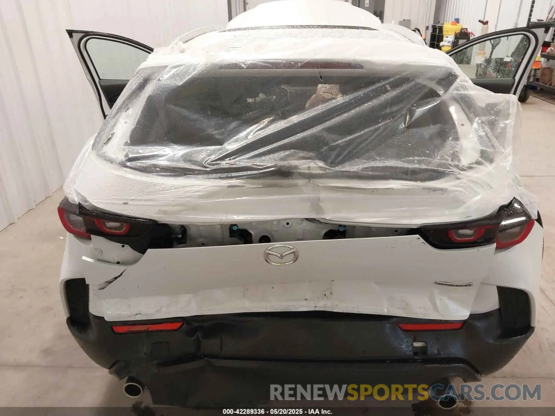 6 Photograph of a damaged car 7MMVABCM7PN118525 MAZDA CX-50 2023
