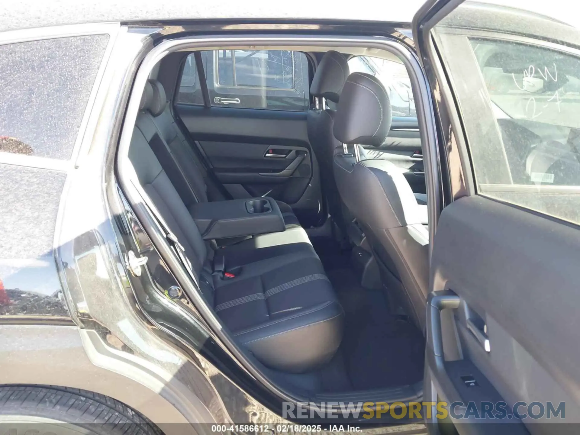 8 Photograph of a damaged car 7MMVABCM7PN152741 MAZDA CX-50 2023