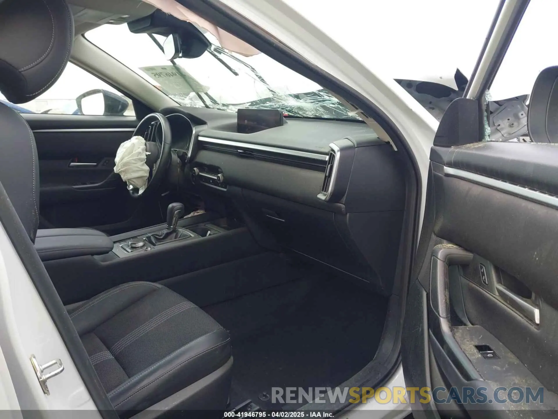5 Photograph of a damaged car 7MMVABCMXPN124805 MAZDA CX-50 2023