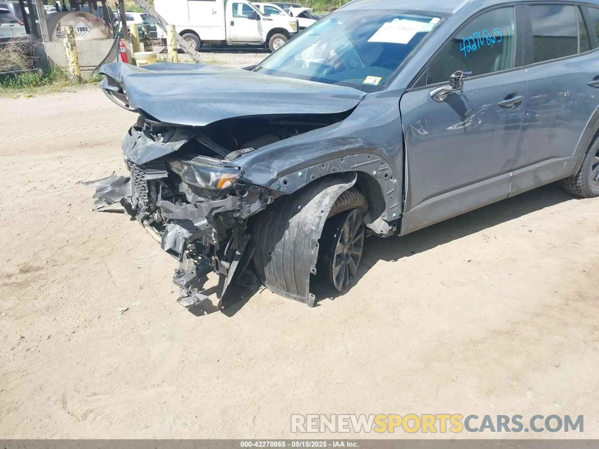 18 Photograph of a damaged car 7MMVABCMXPN142110 MAZDA CX-50 2023