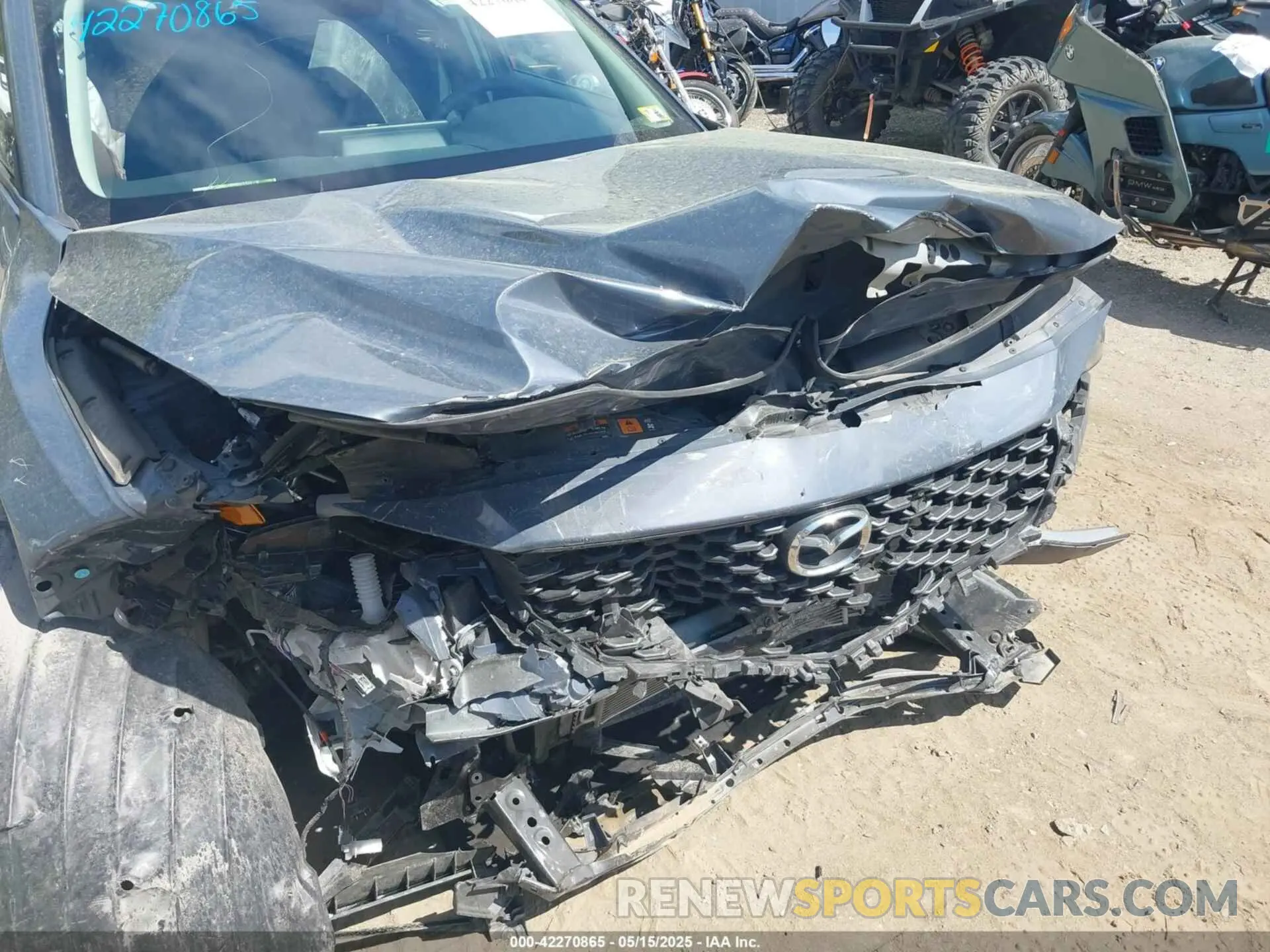 21 Photograph of a damaged car 7MMVABCMXPN142110 MAZDA CX-50 2023