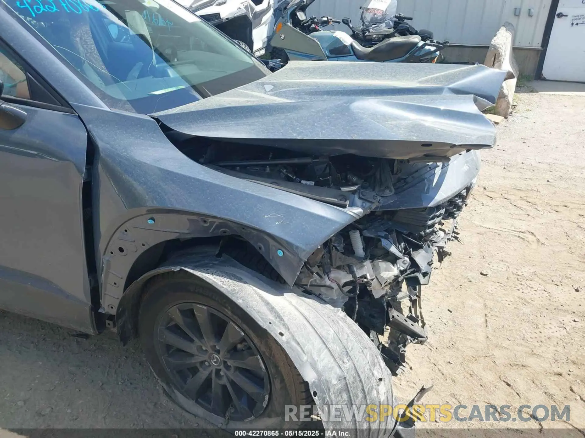 22 Photograph of a damaged car 7MMVABCMXPN142110 MAZDA CX-50 2023