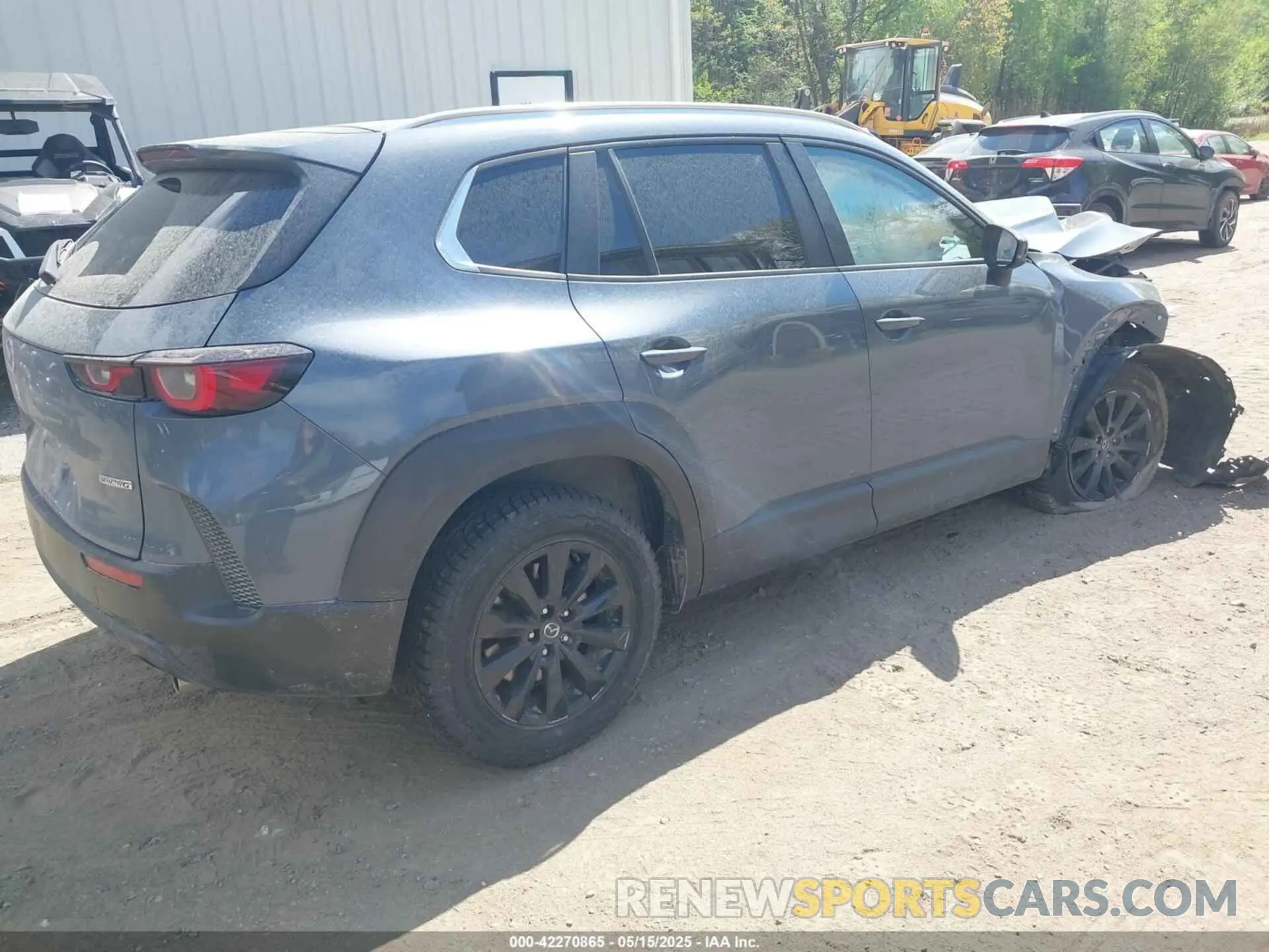 4 Photograph of a damaged car 7MMVABCMXPN142110 MAZDA CX-50 2023