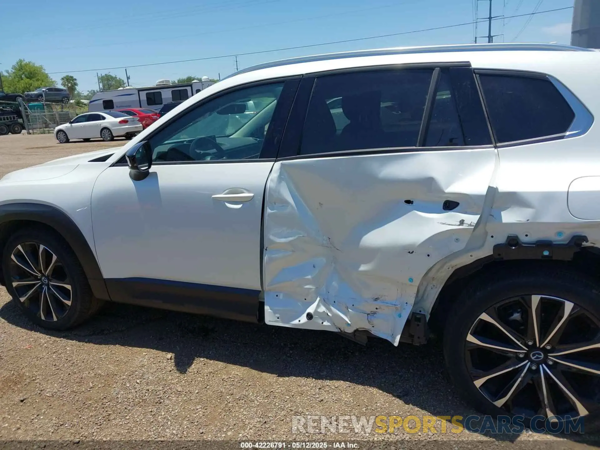 14 Photograph of a damaged car 7MMVABDY4PN137292 MAZDA CX-50 2023