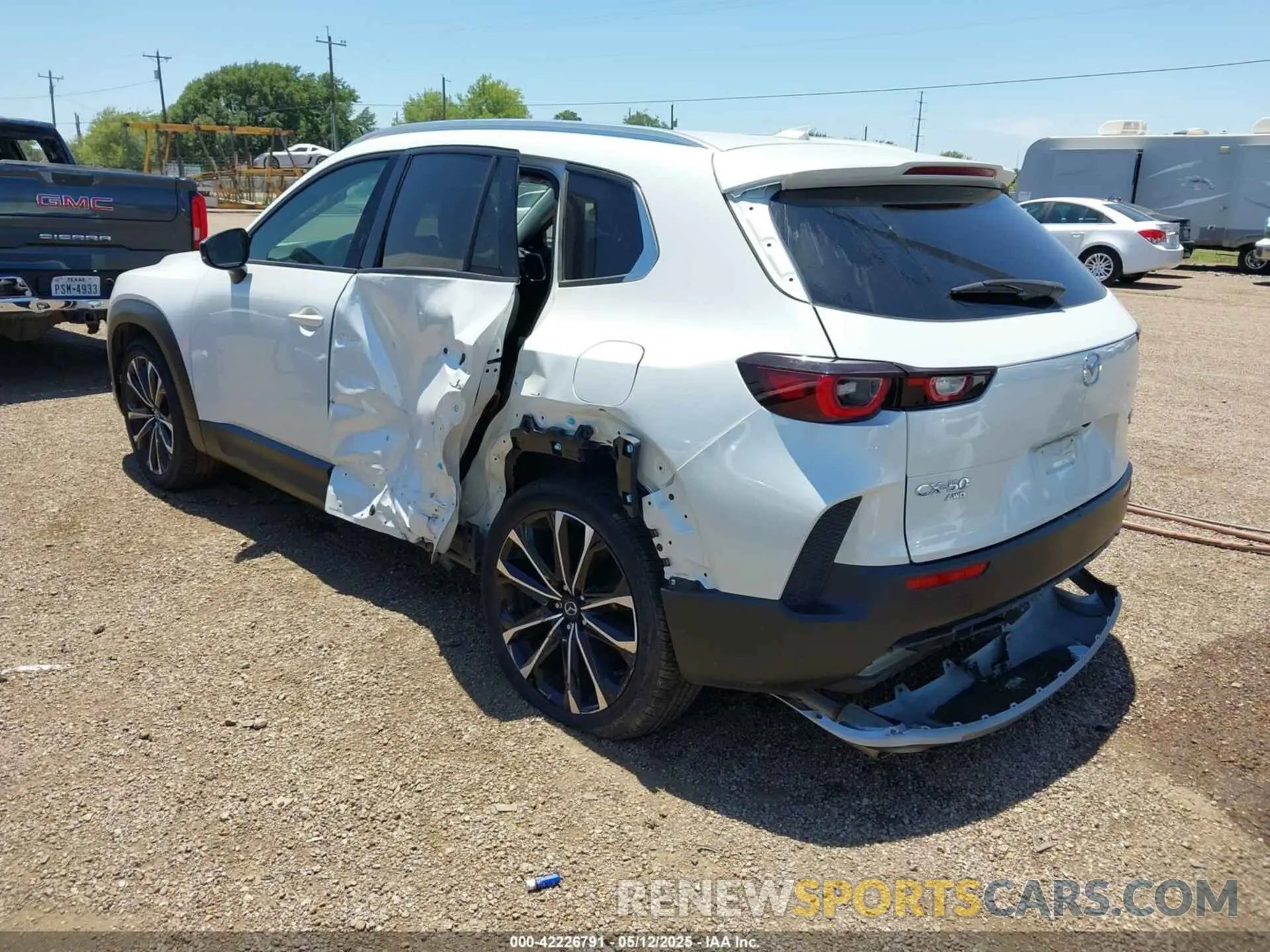 3 Photograph of a damaged car 7MMVABDY4PN137292 MAZDA CX-50 2023