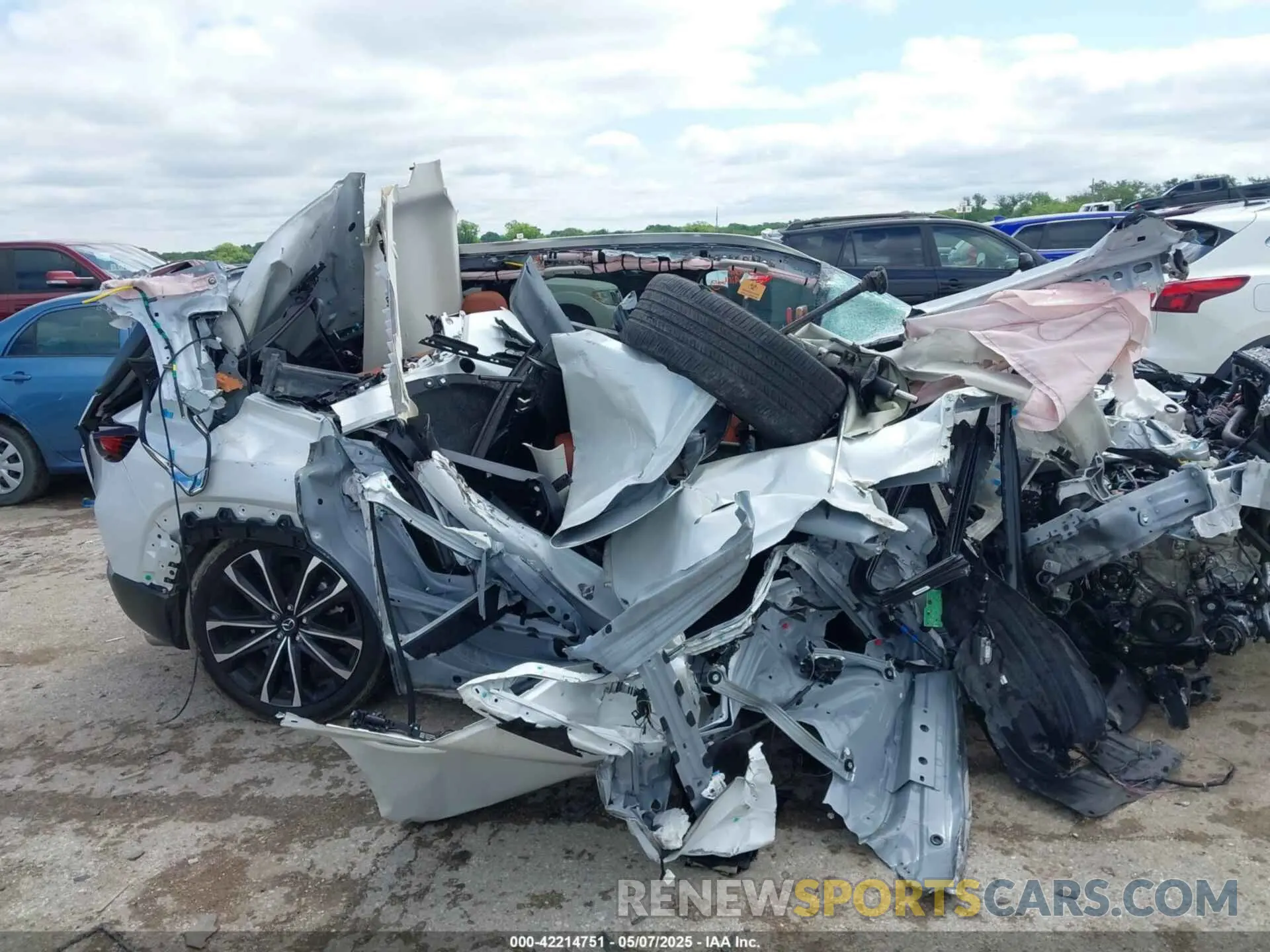 12 Photograph of a damaged car 7MMVABDY7PN138825 MAZDA CX-50 2023