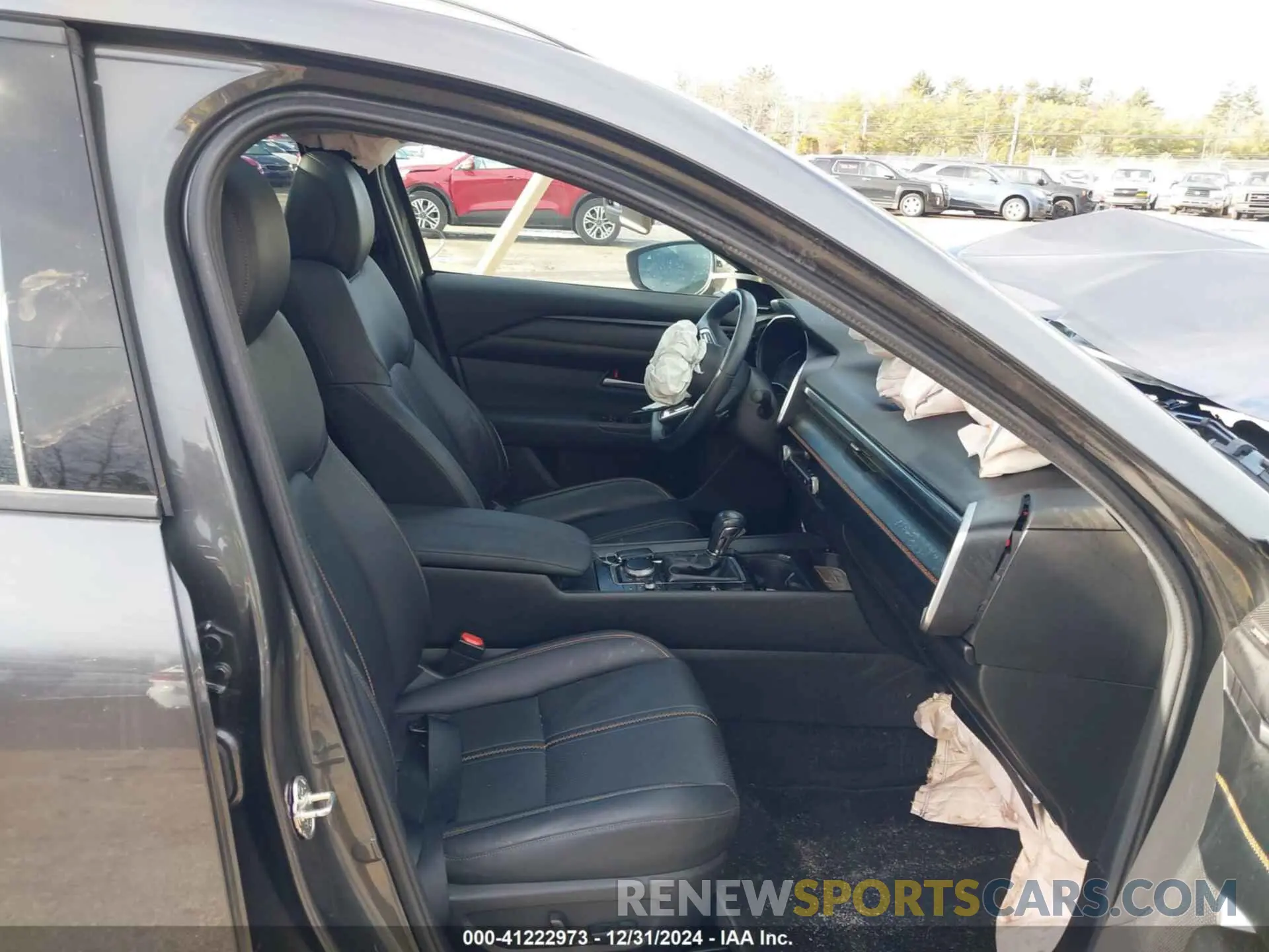 5 Photograph of a damaged car 7MMVABDY8PN107700 MAZDA CX-50 2023