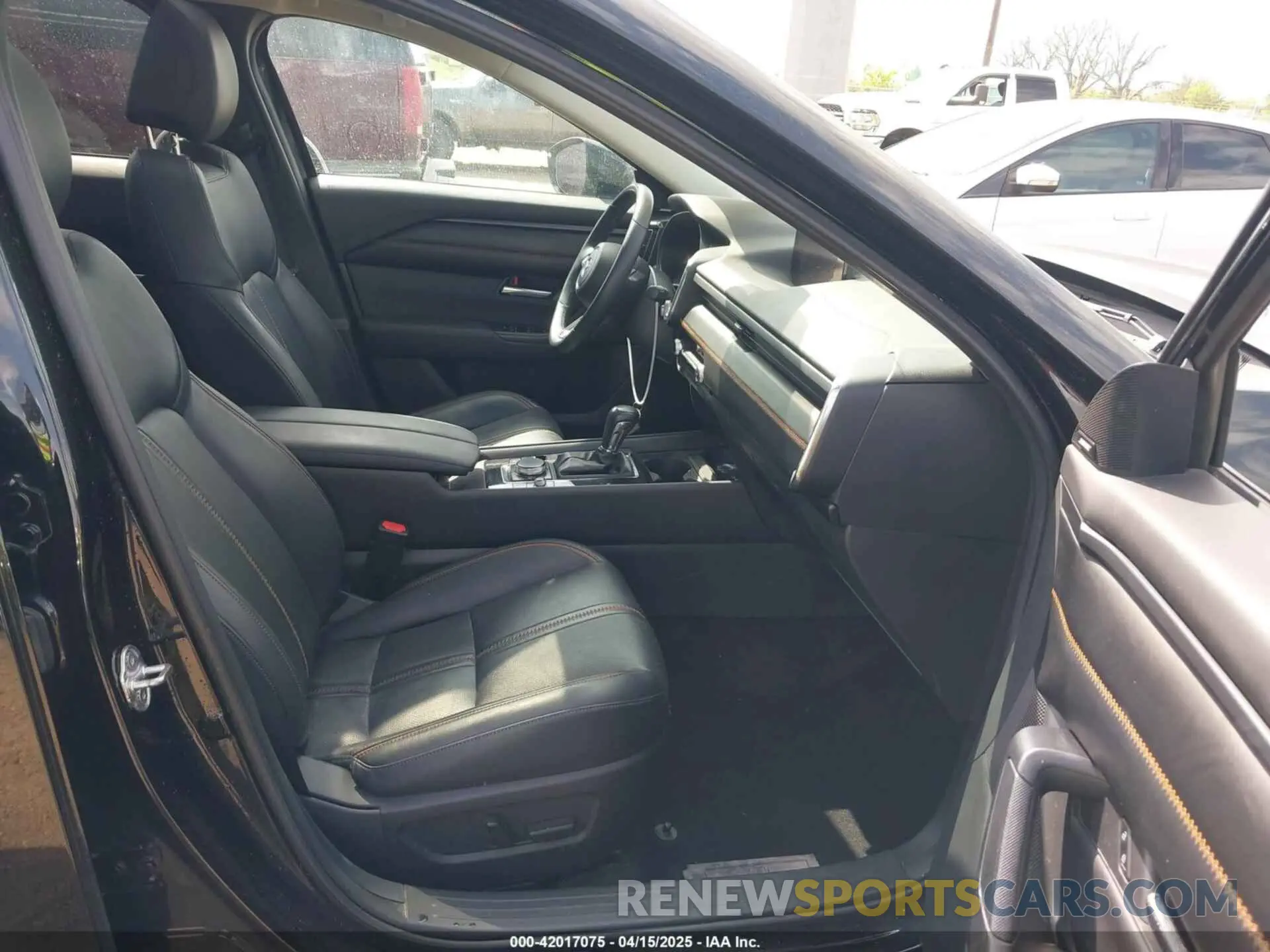 5 Photograph of a damaged car 7MMVABEM0PN138970 MAZDA CX-50 2023