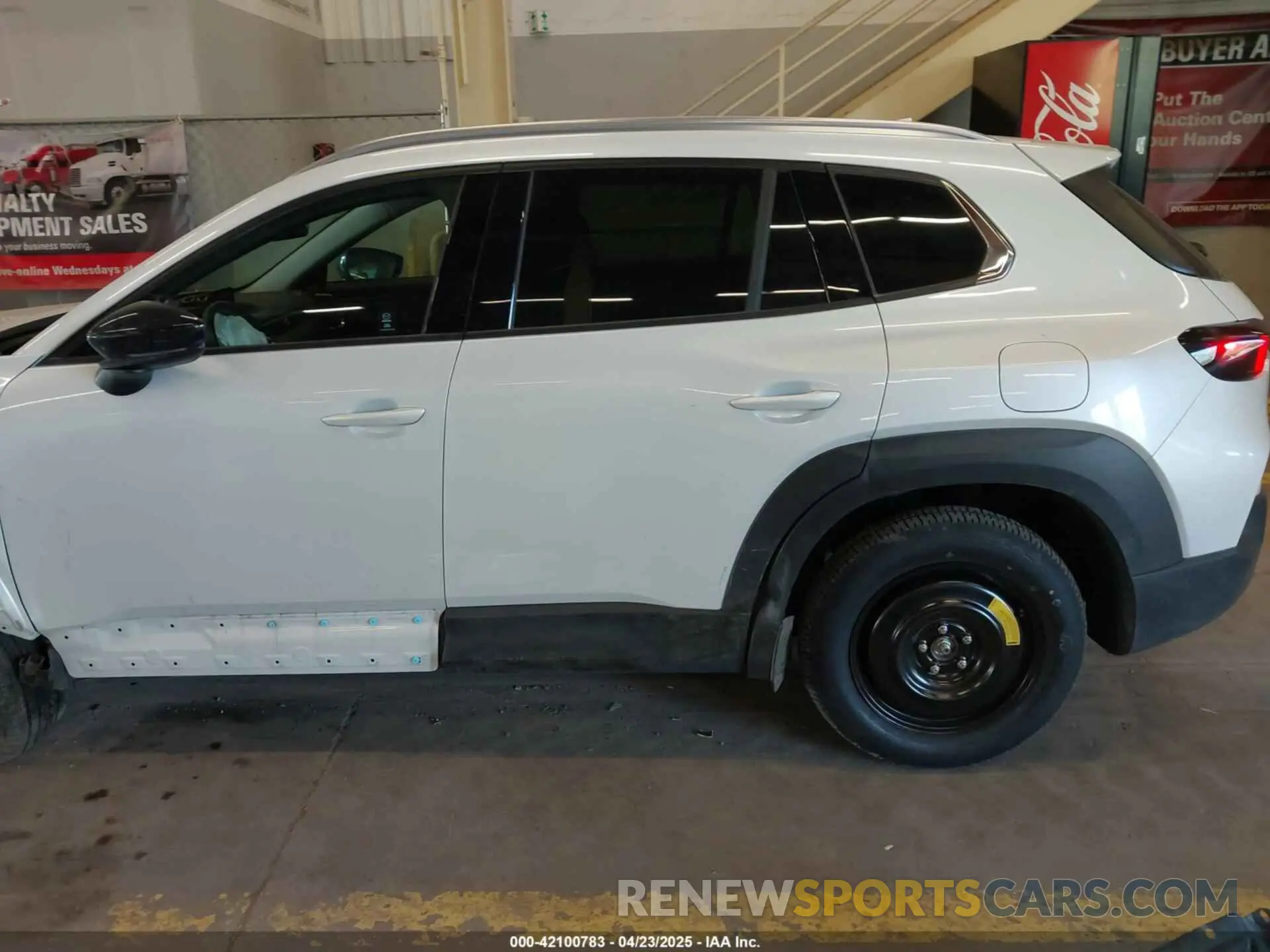 6 Photograph of a damaged car 7MMVABEM5PN137829 MAZDA CX-50 2023