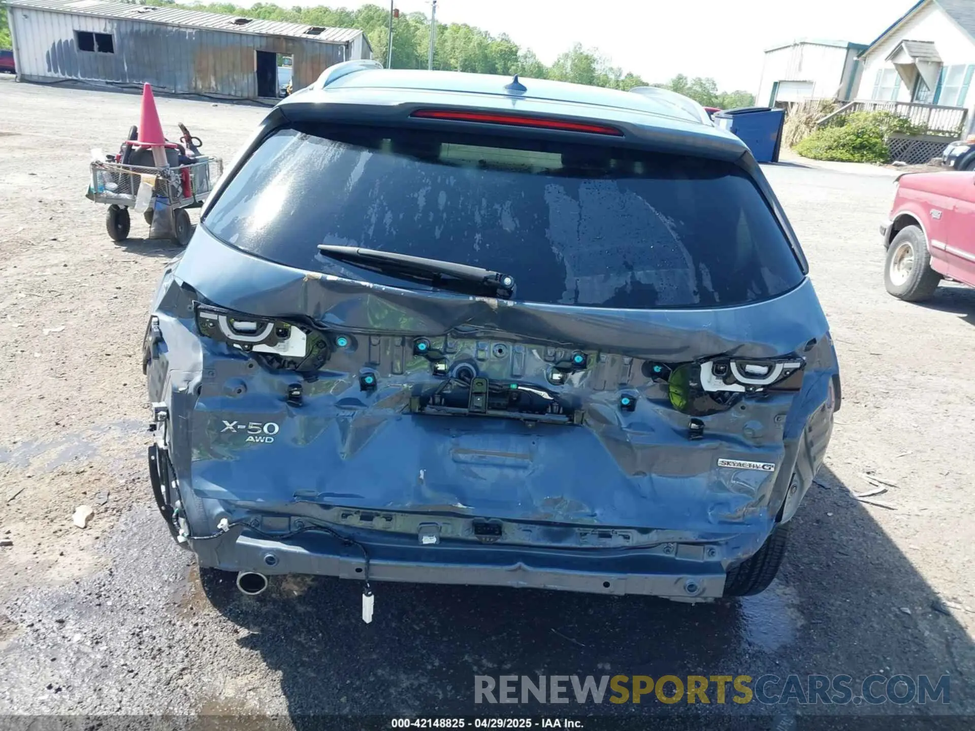 6 Photograph of a damaged car 7MMVABEM6PN105424 MAZDA CX-50 2023