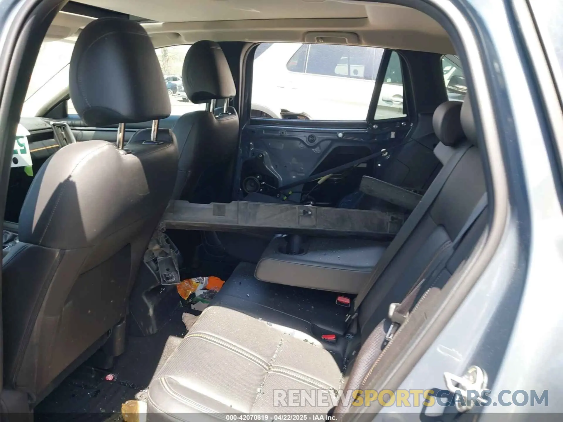 8 Photograph of a damaged car 7MMVABXY9PN143049 MAZDA CX-50 2023