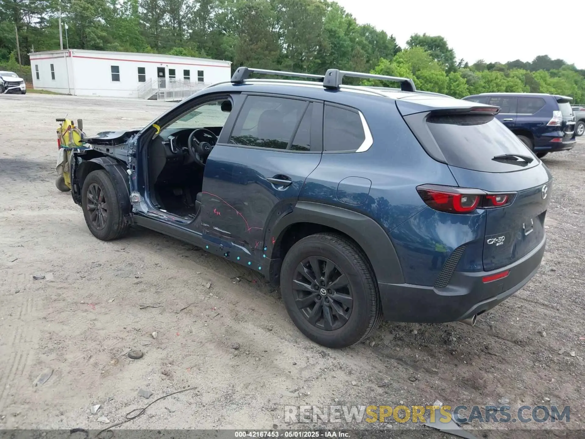 3 Photograph of a damaged car 7MMVABAM1RN199589 MAZDA CX-50 2024