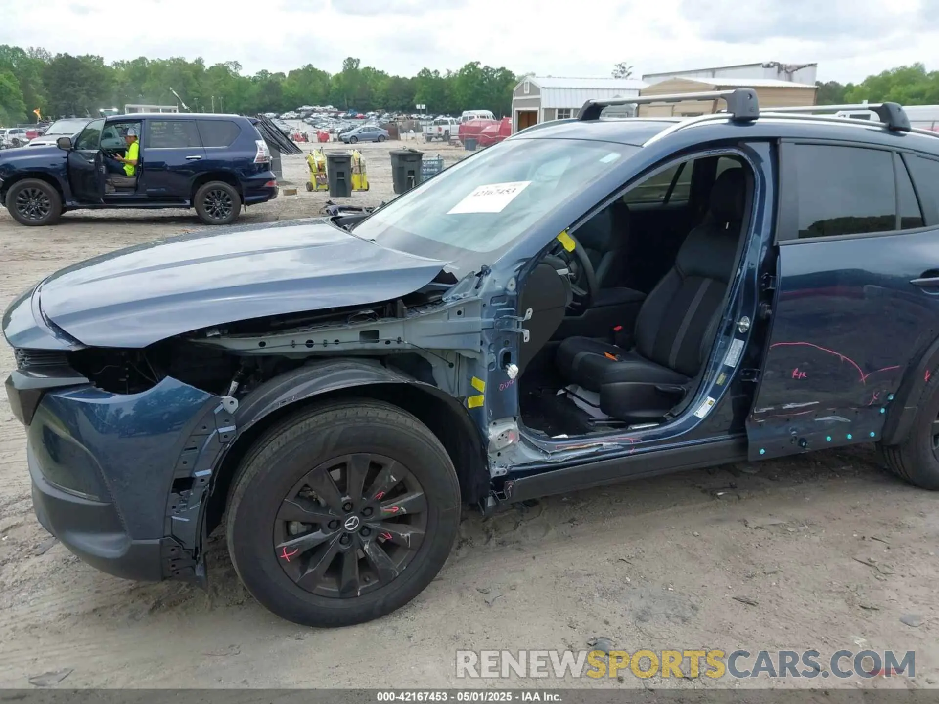6 Photograph of a damaged car 7MMVABAM1RN199589 MAZDA CX-50 2024