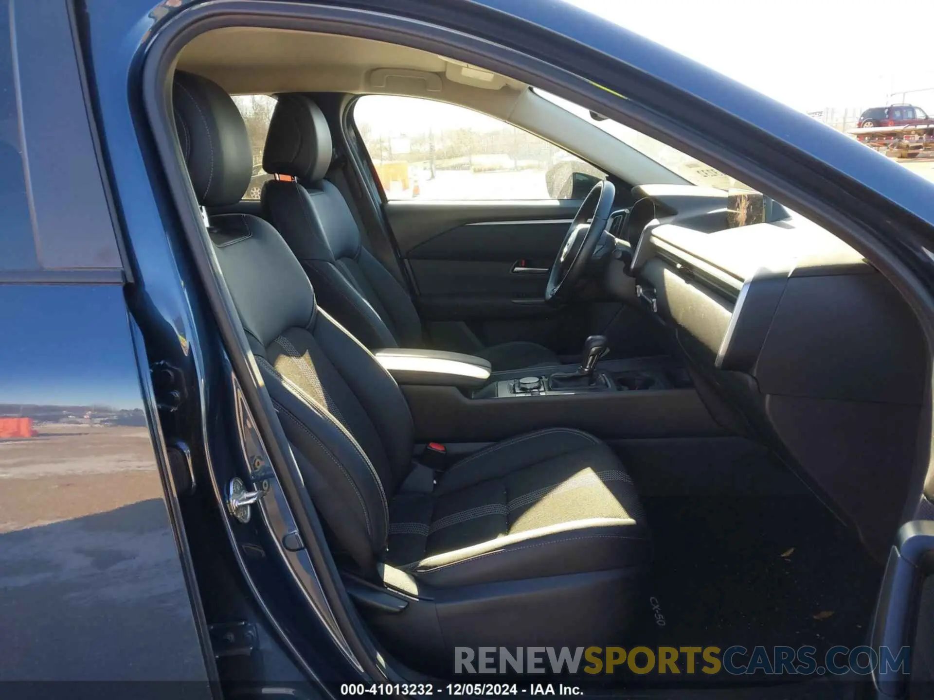 5 Photograph of a damaged car 7MMVABAM2RN173079 MAZDA CX-50 2024
