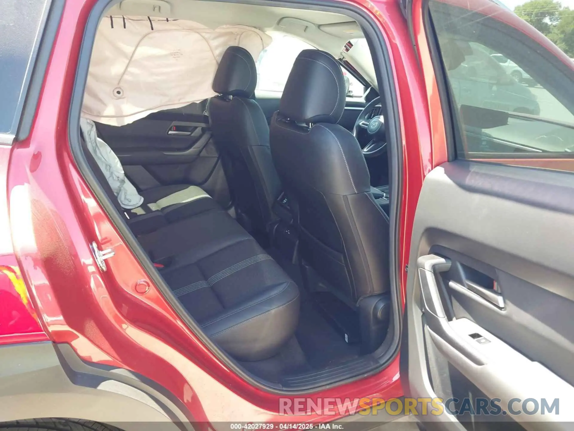8 Photograph of a damaged car 7MMVABAM4RN242452 MAZDA CX-50 2024