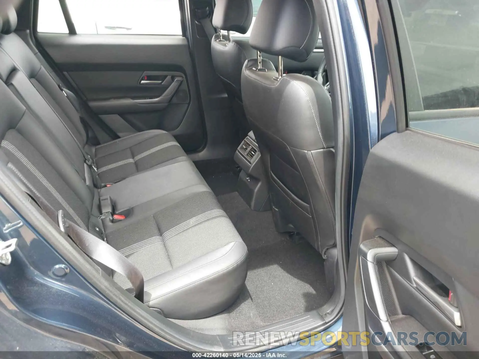 8 Photograph of a damaged car 7MMVABAM6RN239990 MAZDA CX-50 2024