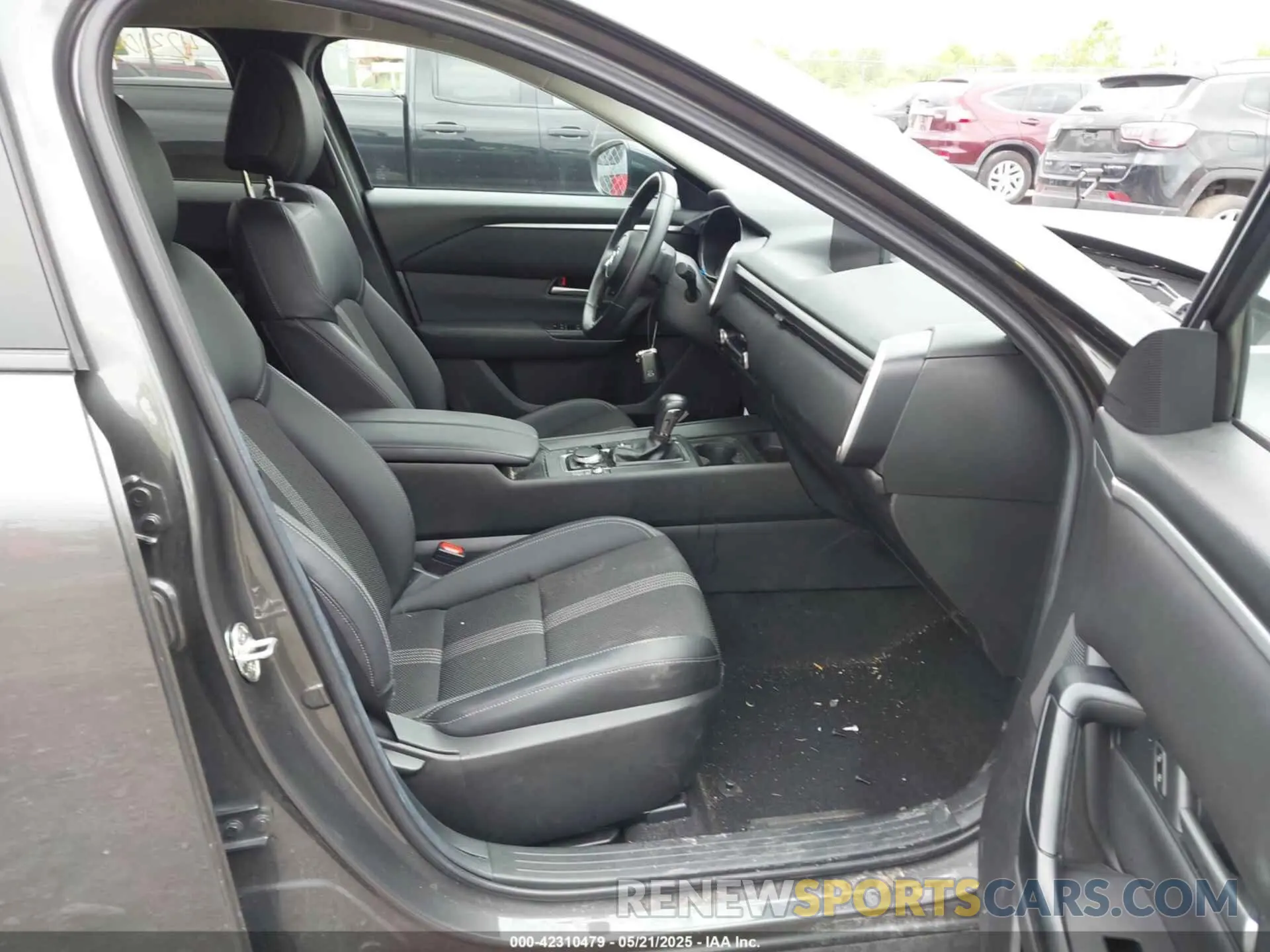 5 Photograph of a damaged car 7MMVABAM8RN183437 MAZDA CX-50 2024