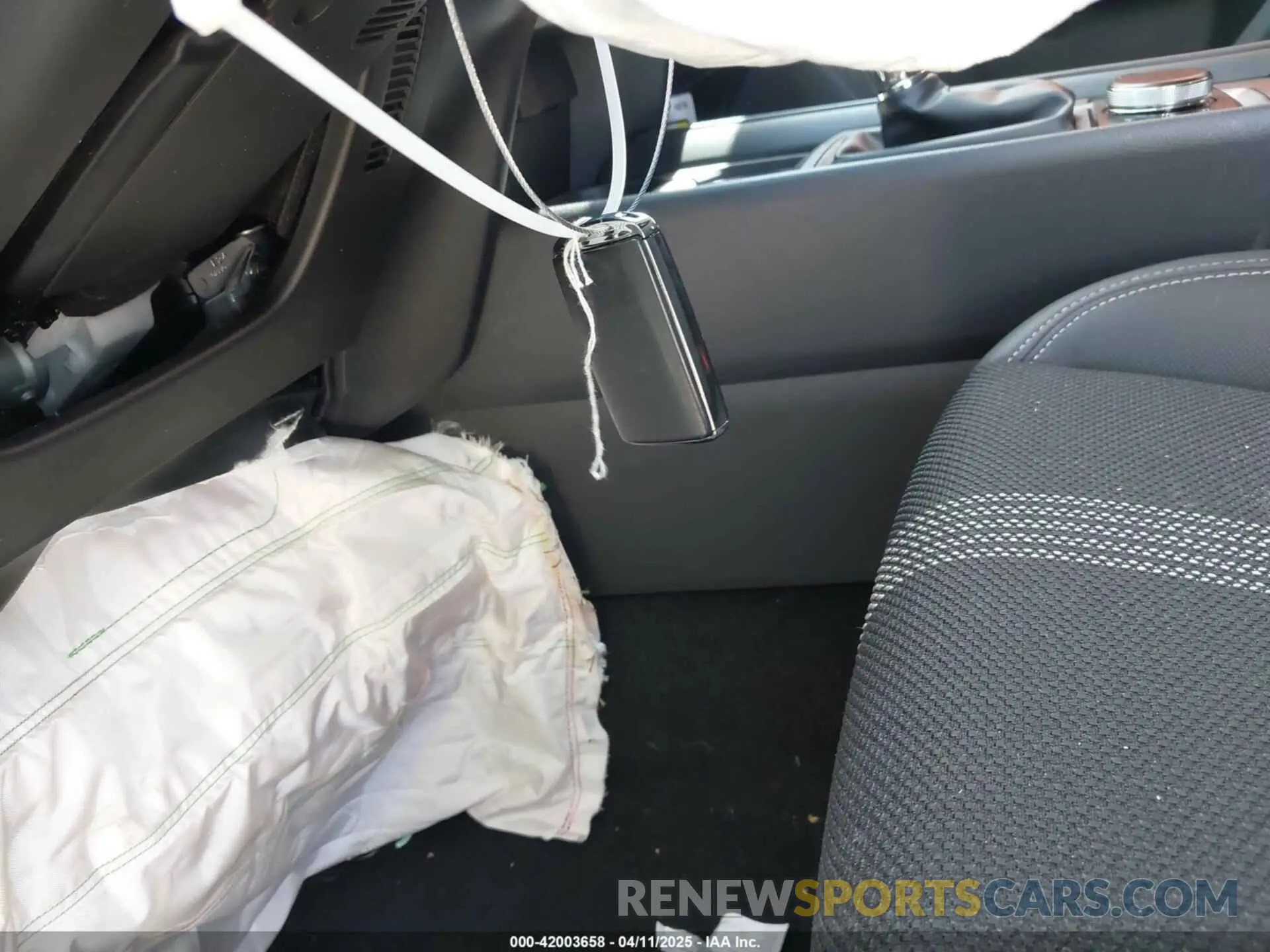 11 Photograph of a damaged car 7MMVABAM9RN238736 MAZDA CX-50 2024