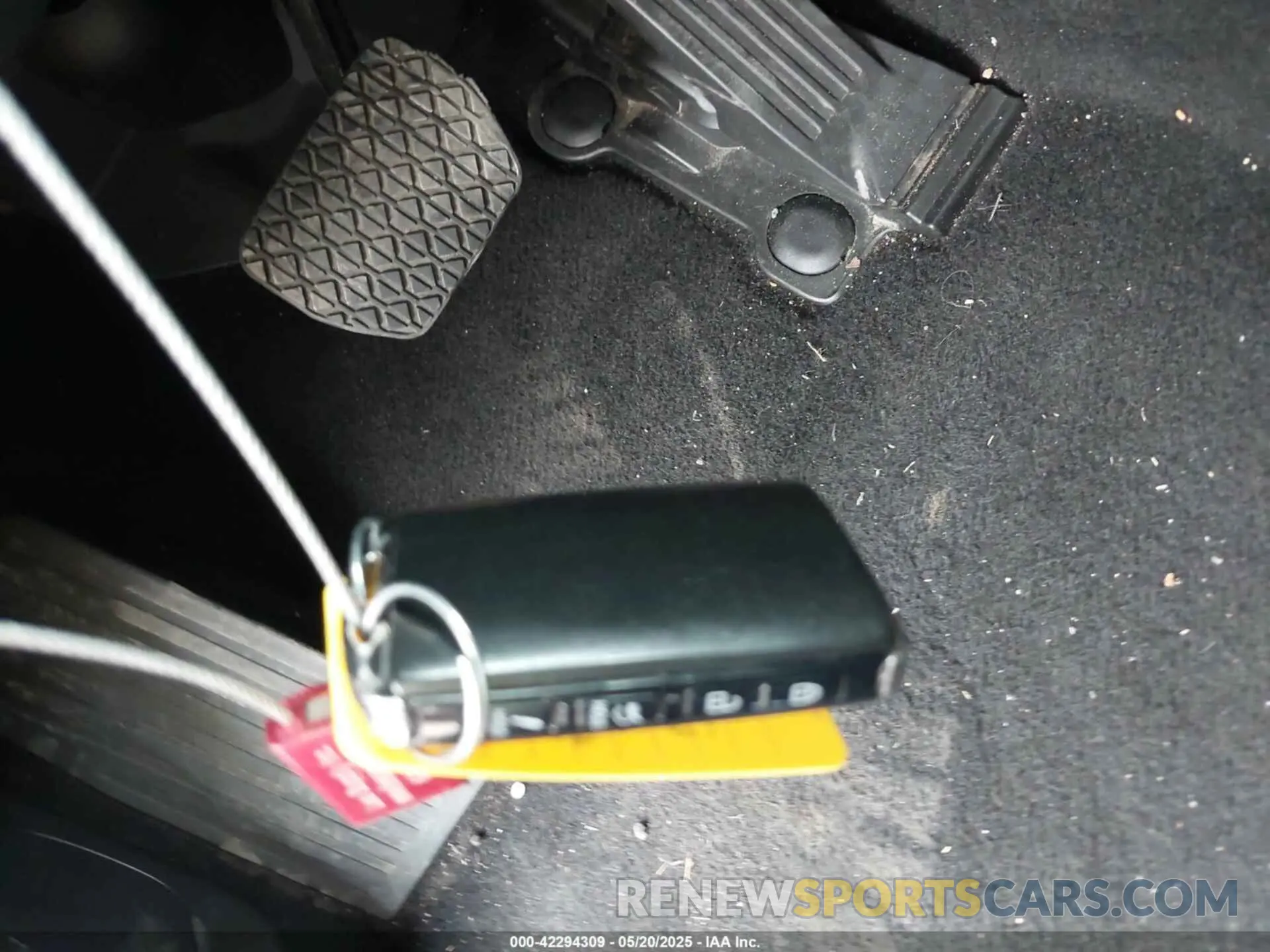 11 Photograph of a damaged car 7MMVABBM1RN181625 MAZDA CX-50 2024