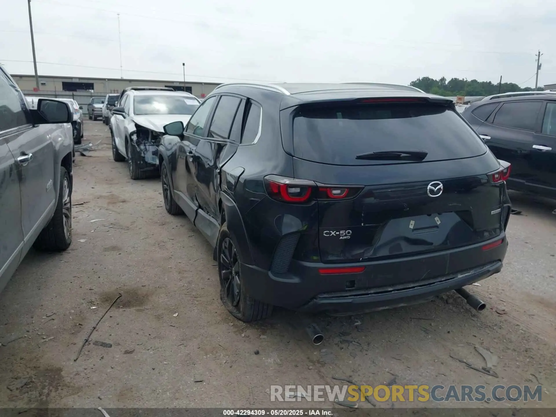 3 Photograph of a damaged car 7MMVABBM1RN181625 MAZDA CX-50 2024
