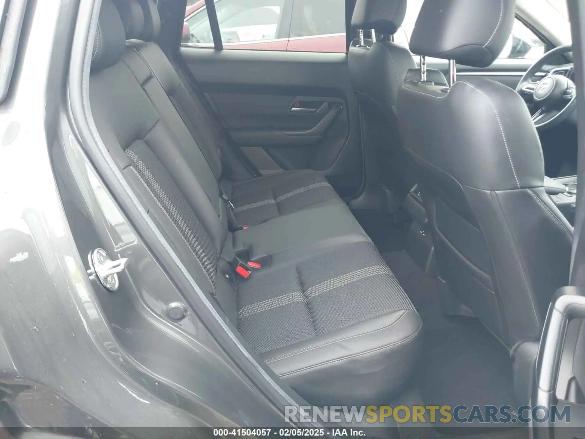 8 Photograph of a damaged car 7MMVABBM1RN187800 MAZDA CX-50 2024
