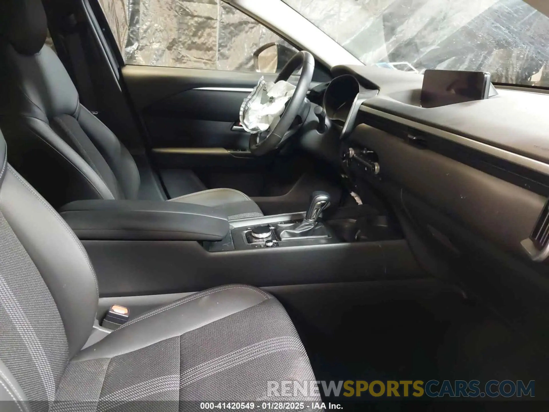 5 Photograph of a damaged car 7MMVABBM2RN209867 MAZDA CX-50 2024