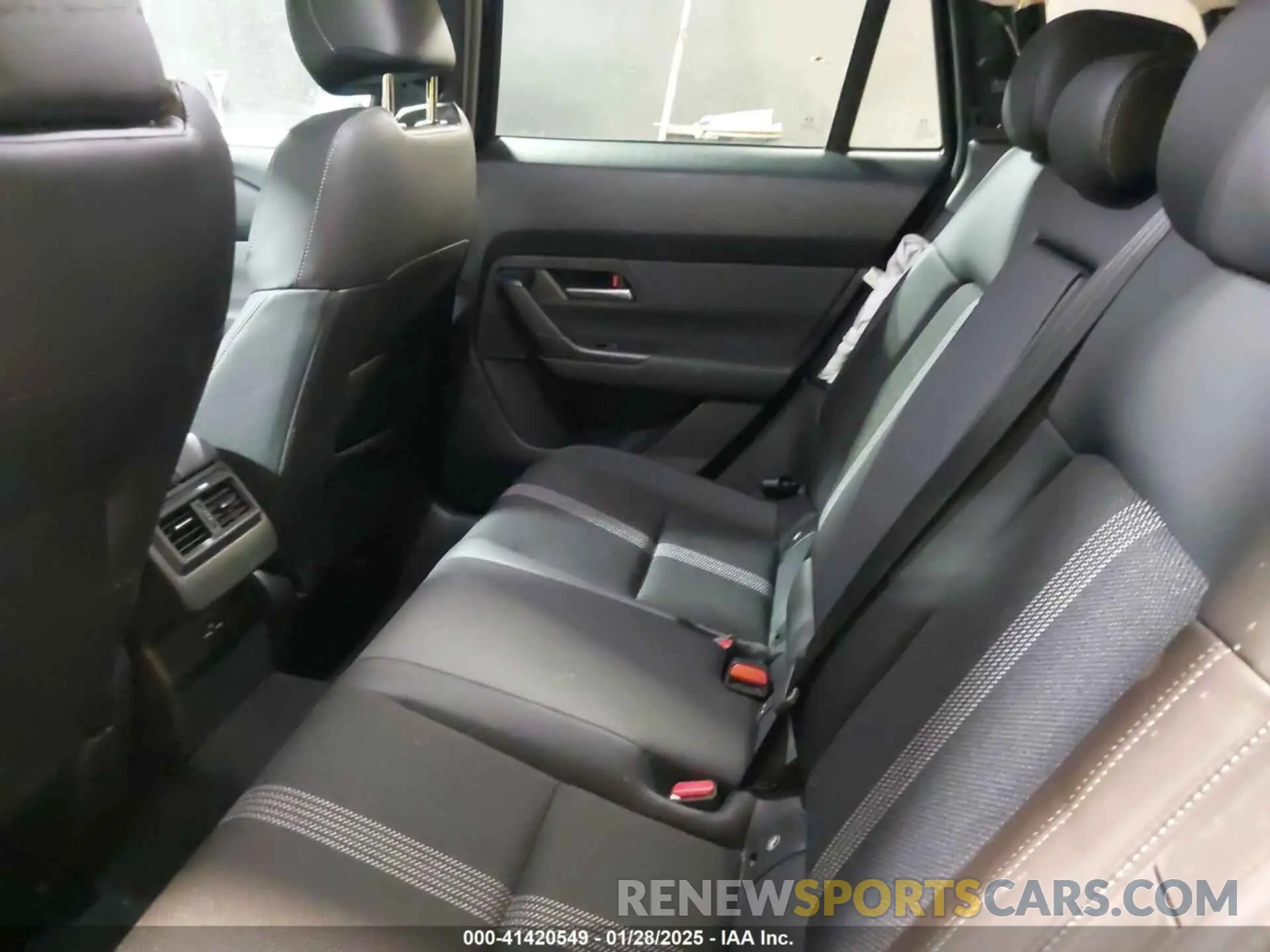 8 Photograph of a damaged car 7MMVABBM2RN209867 MAZDA CX-50 2024