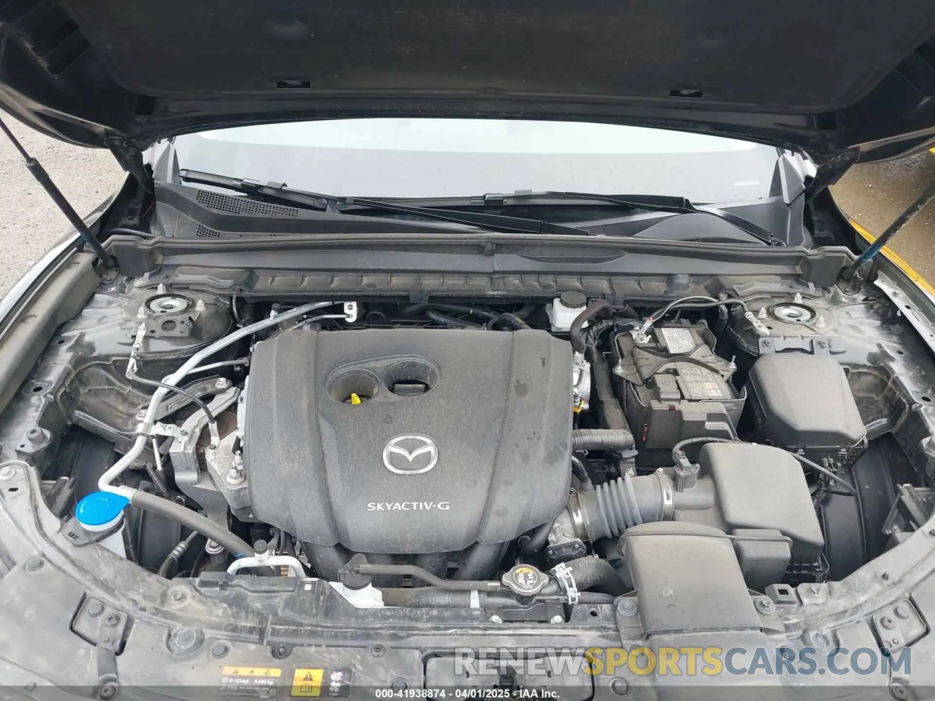 10 Photograph of a damaged car 7MMVABBM3RN176703 MAZDA CX-50 2024