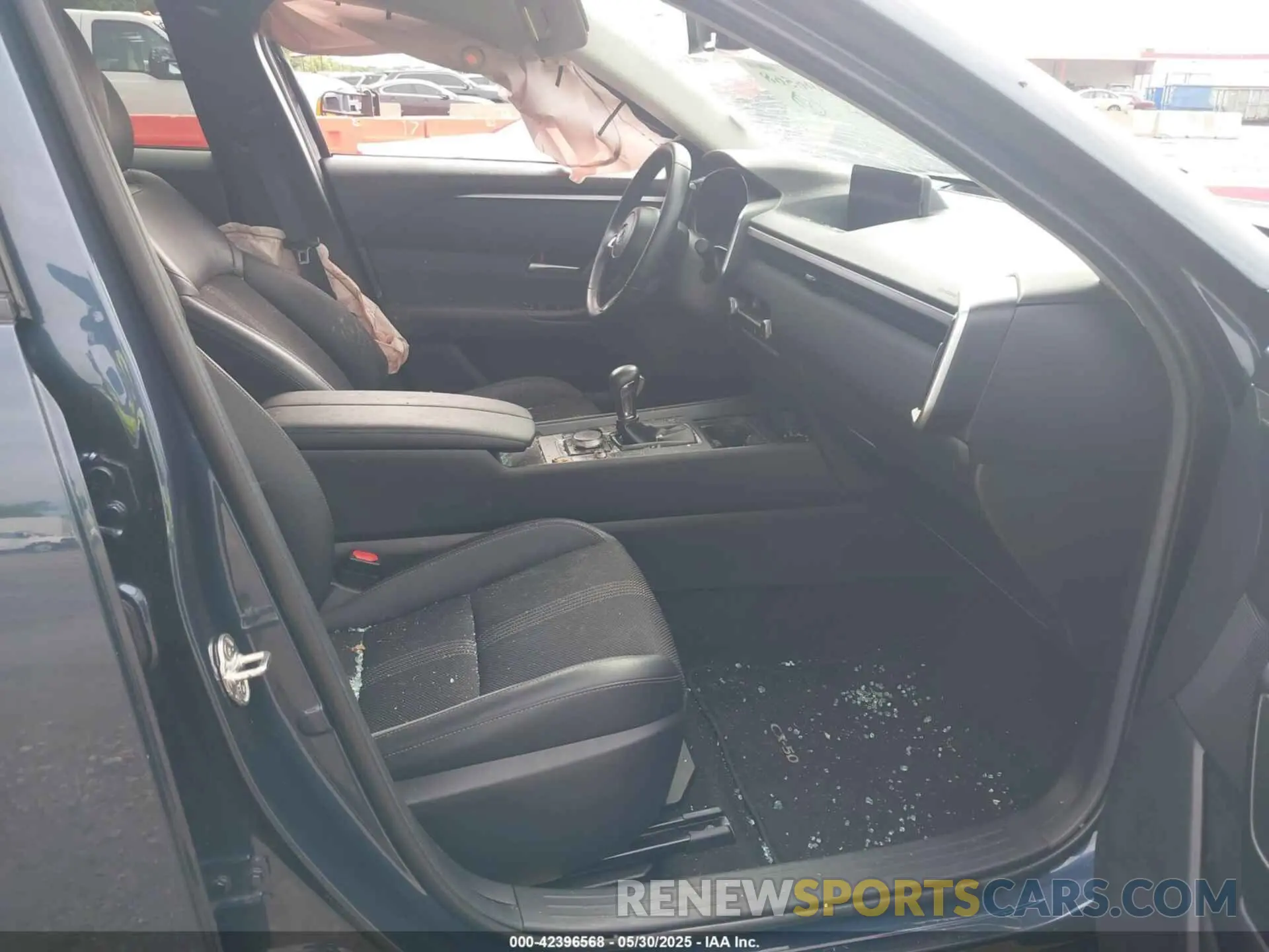 5 Photograph of a damaged car 7MMVABBM4RN181098 MAZDA CX-50 2024