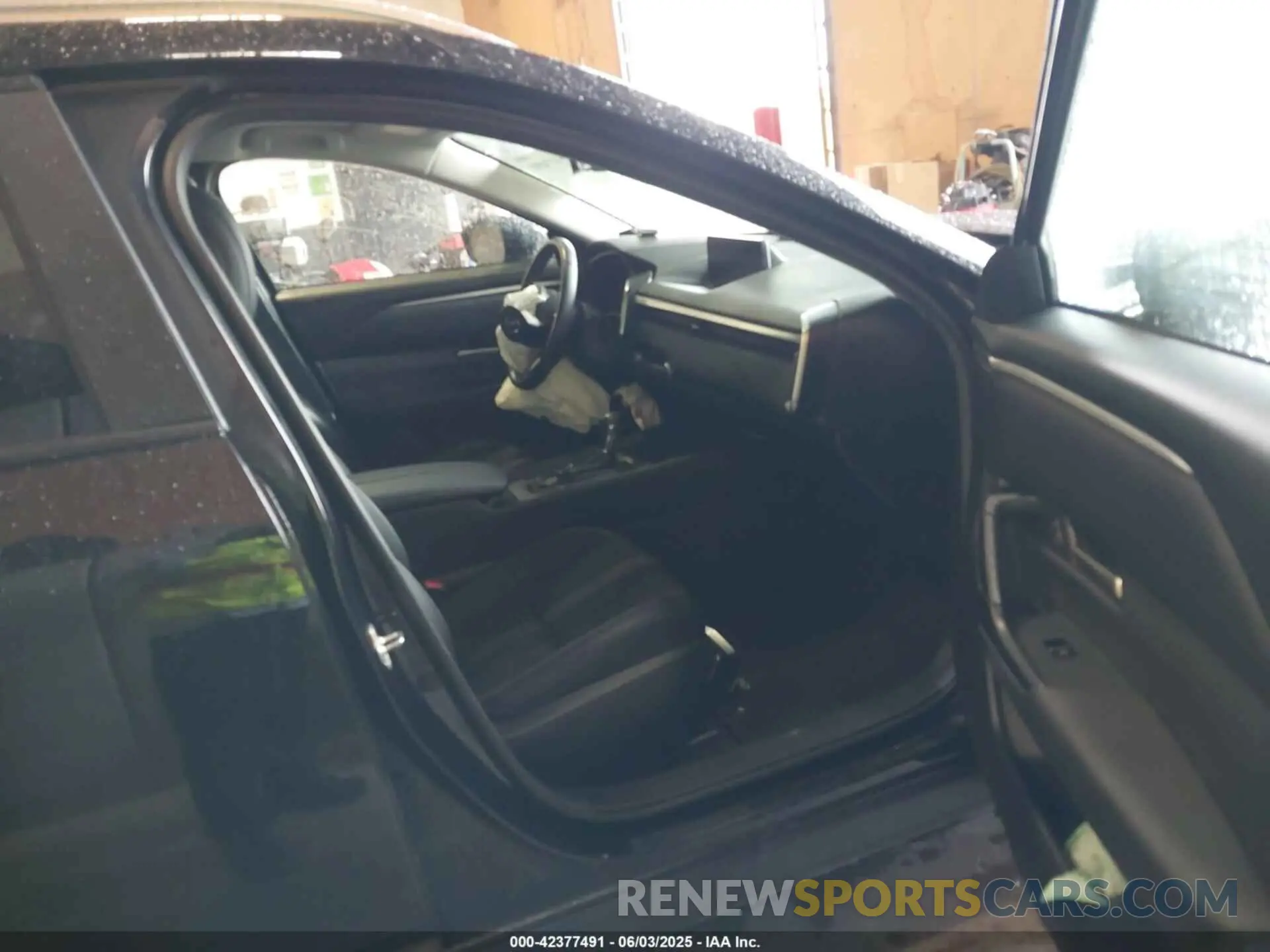 5 Photograph of a damaged car 7MMVABBM4RN186110 MAZDA CX-50 2024