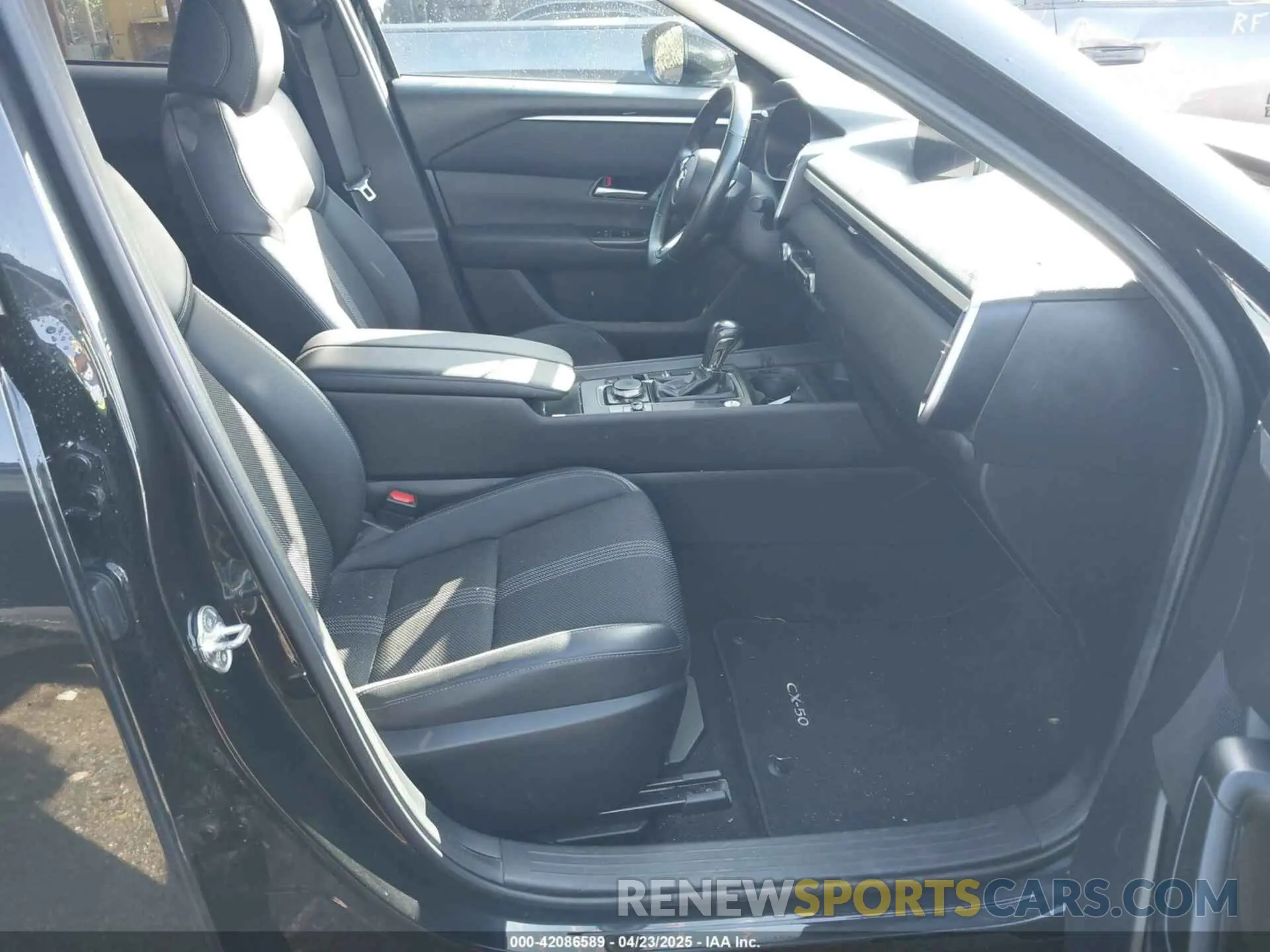 5 Photograph of a damaged car 7MMVABBM5RN167209 MAZDA CX-50 2024