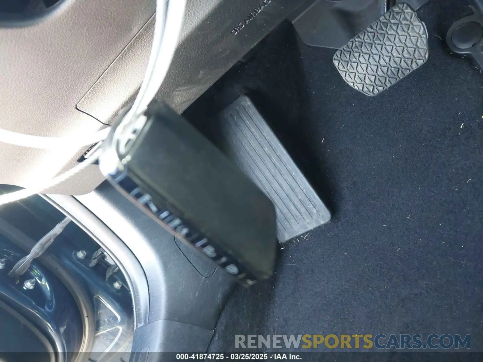 11 Photograph of a damaged car 7MMVABBM6RN181104 MAZDA CX-50 2024