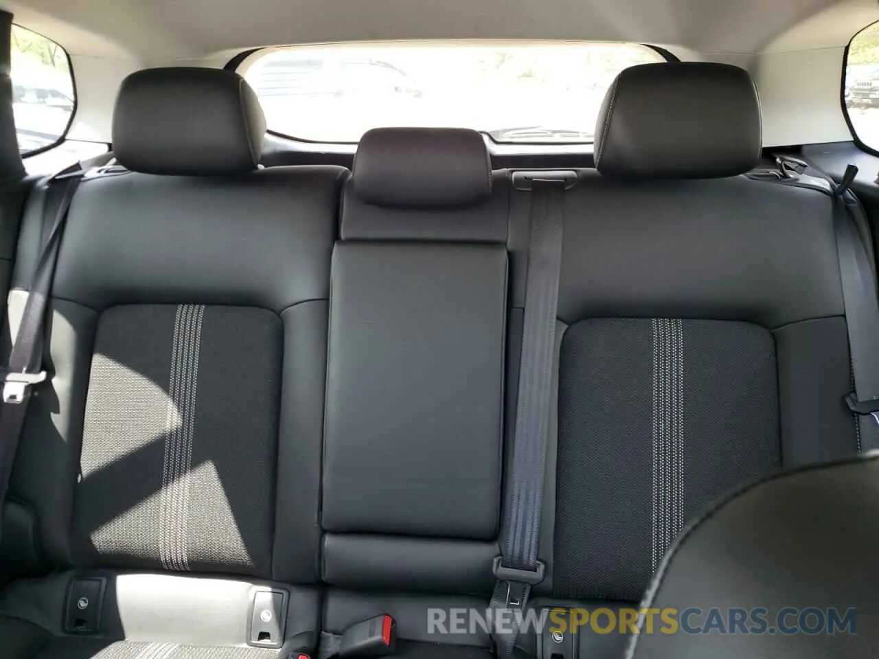 10 Photograph of a damaged car 7MMVABBM6RN243035 MAZDA CX-50 2024