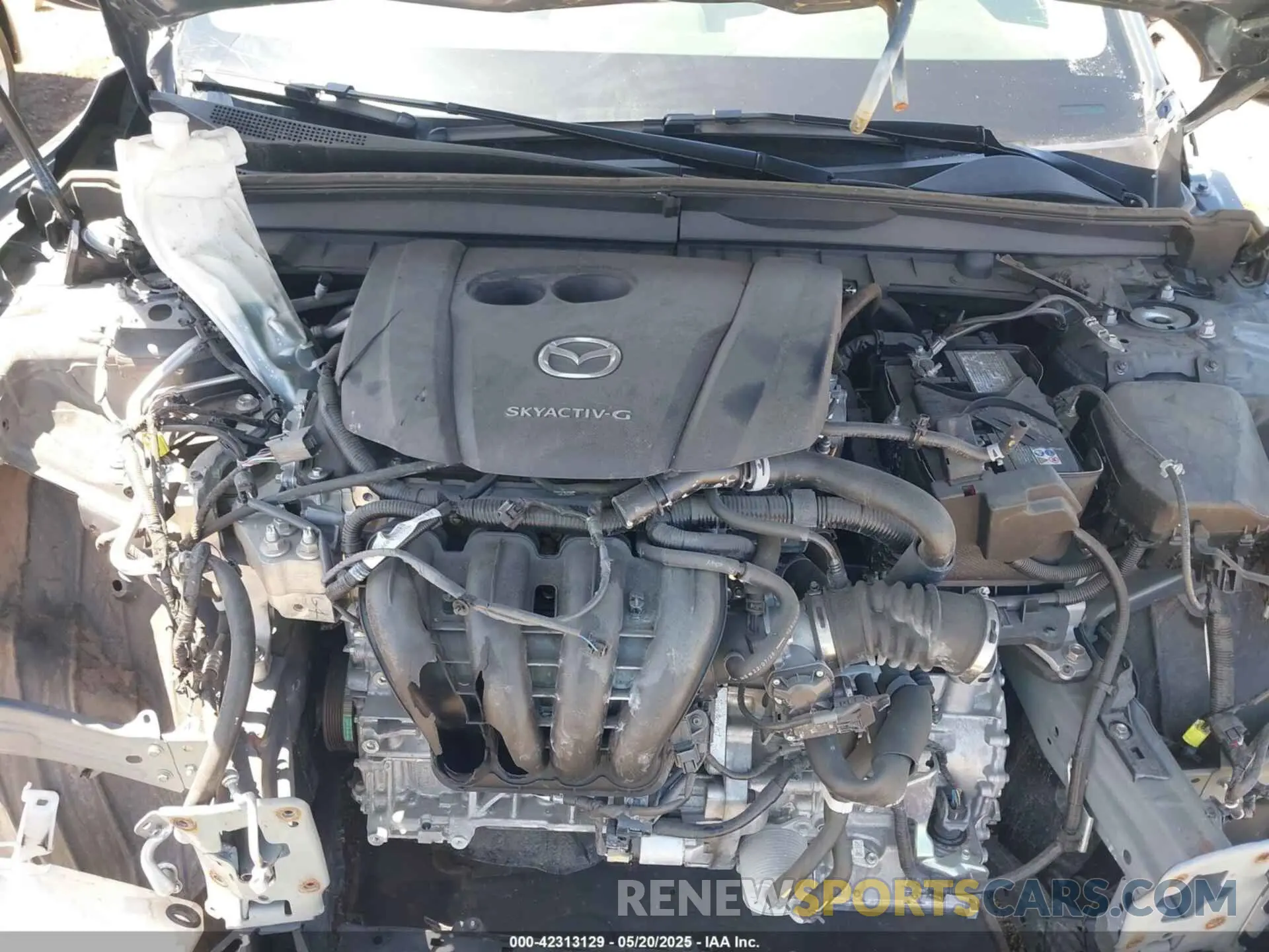 10 Photograph of a damaged car 7MMVABBM7RN165817 MAZDA CX-50 2024