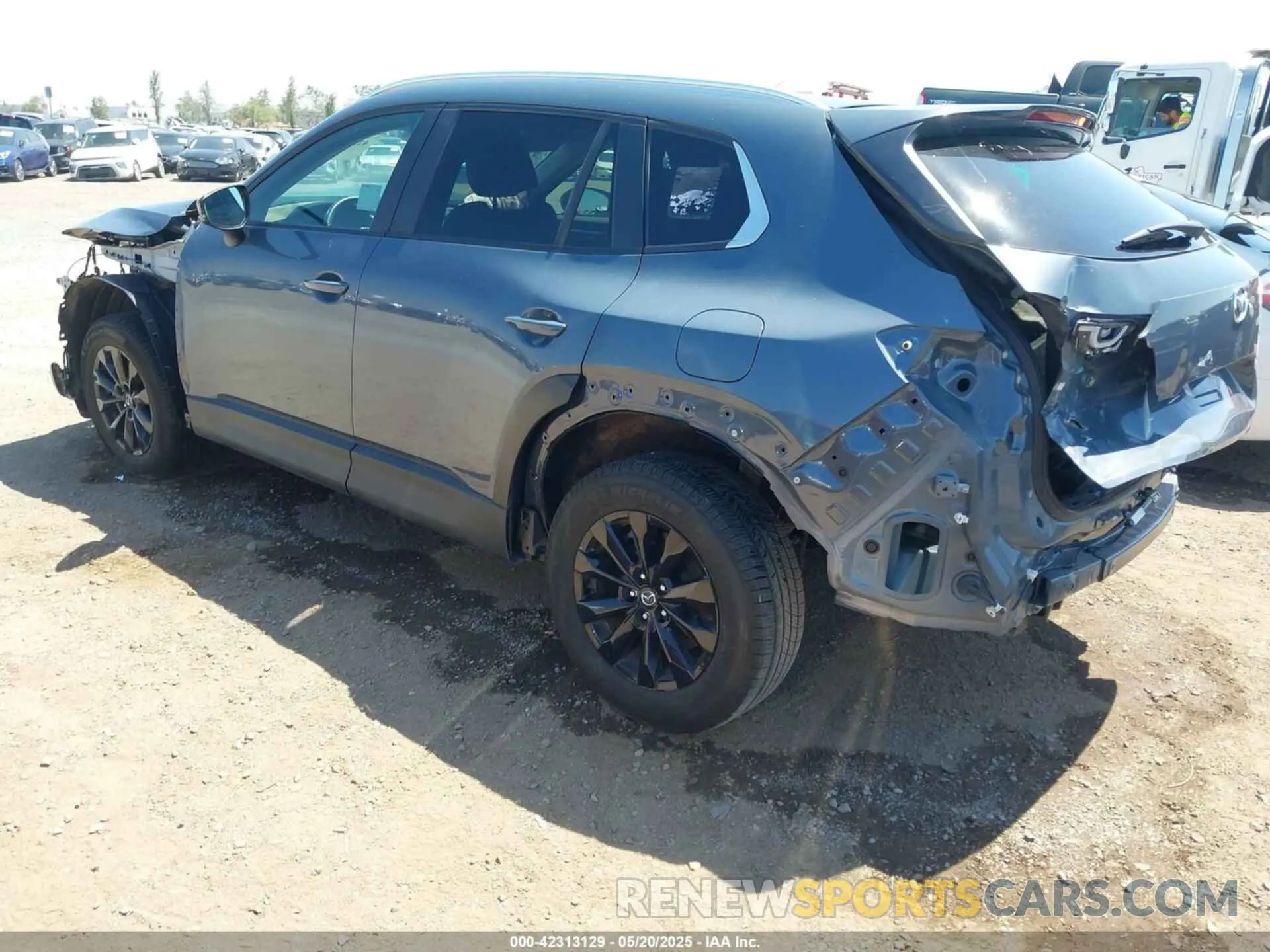 3 Photograph of a damaged car 7MMVABBM7RN165817 MAZDA CX-50 2024