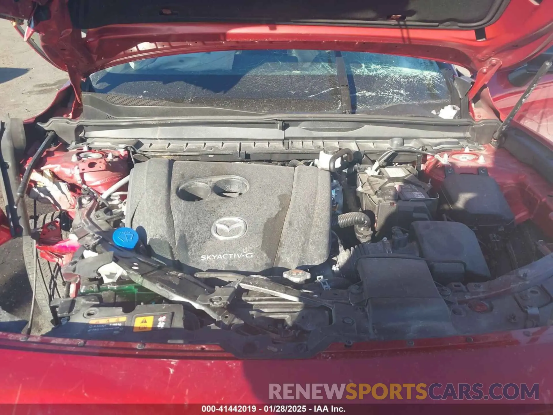 10 Photograph of a damaged car 7MMVABBM7RN169043 MAZDA CX-50 2024