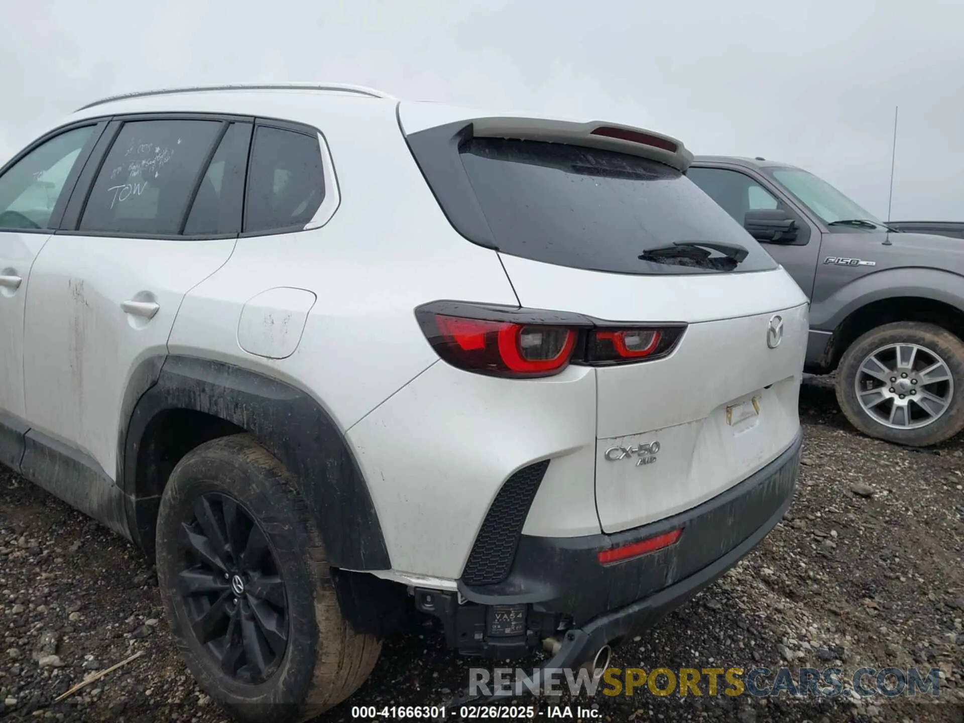3 Photograph of a damaged car 7MMVABBM8RN181296 MAZDA CX-50 2024