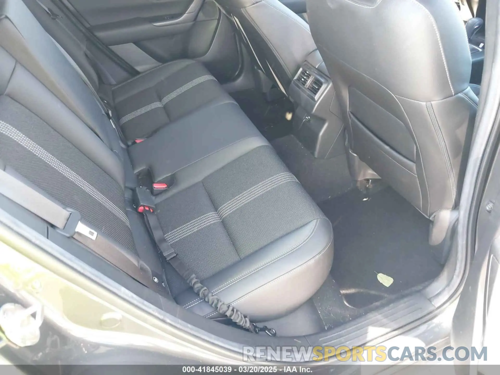 8 Photograph of a damaged car 7MMVABBM8RN215110 MAZDA CX-50 2024